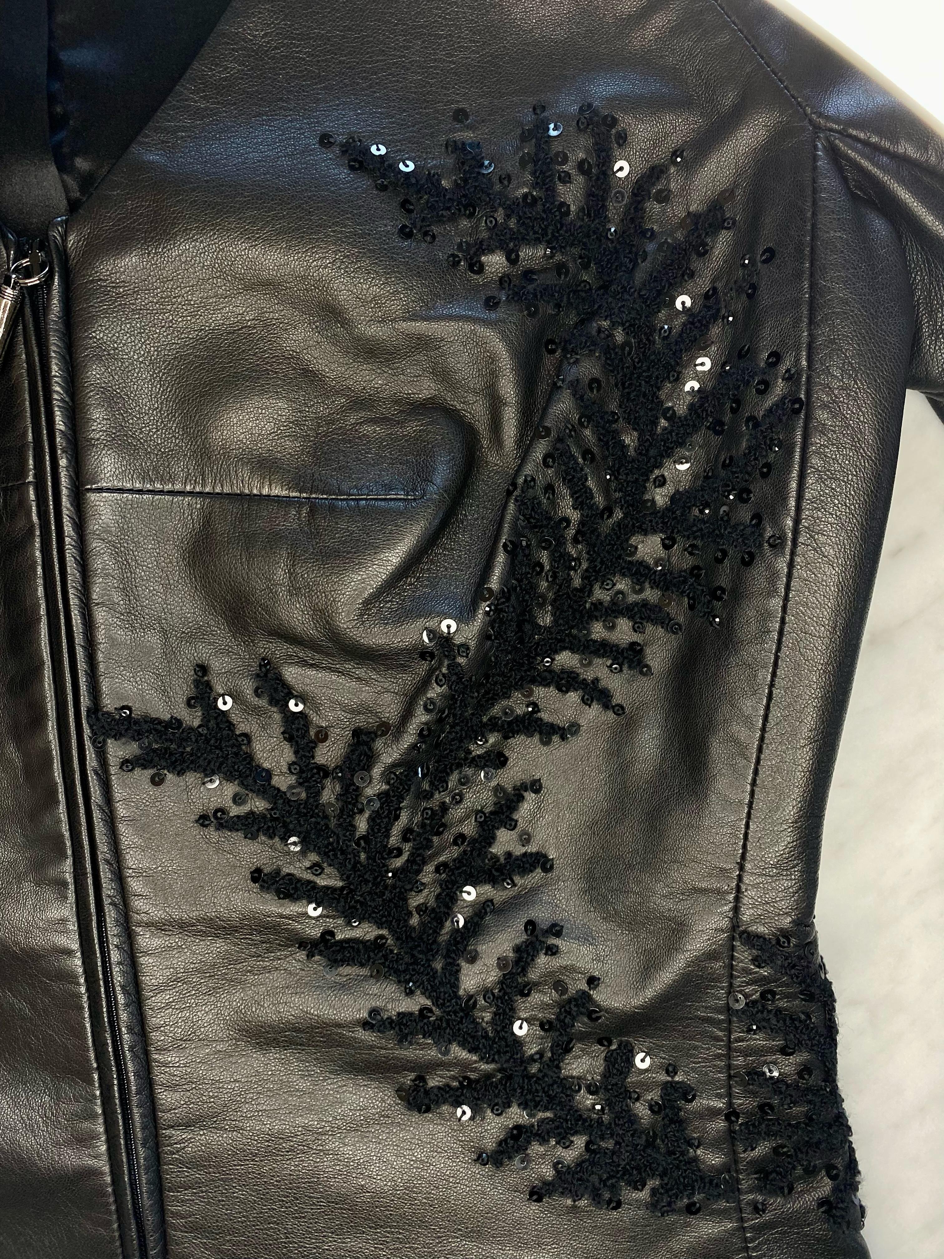 Atelier Versace P/E 1999 Set di gonne in pelle ricamate con paillettes in vendita 1