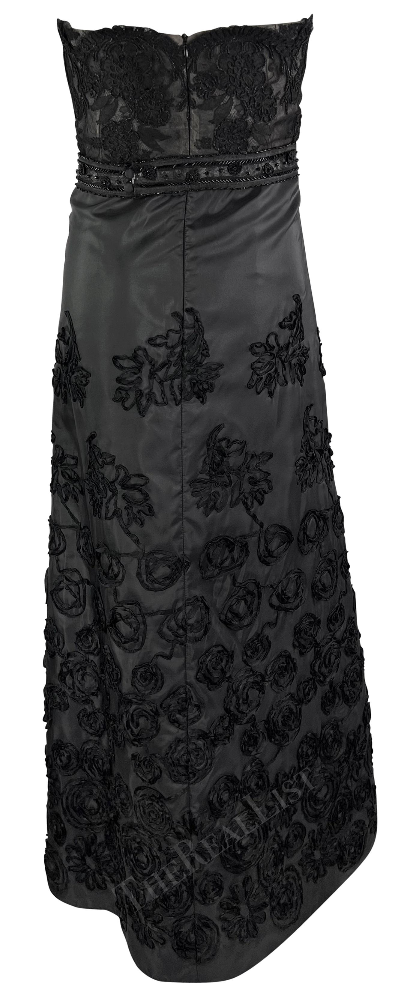 Christian Lacroix, robe de soirée sans bretelles en taffetas avec superposition de dentelle perlée, P/E 1999 en vente 1