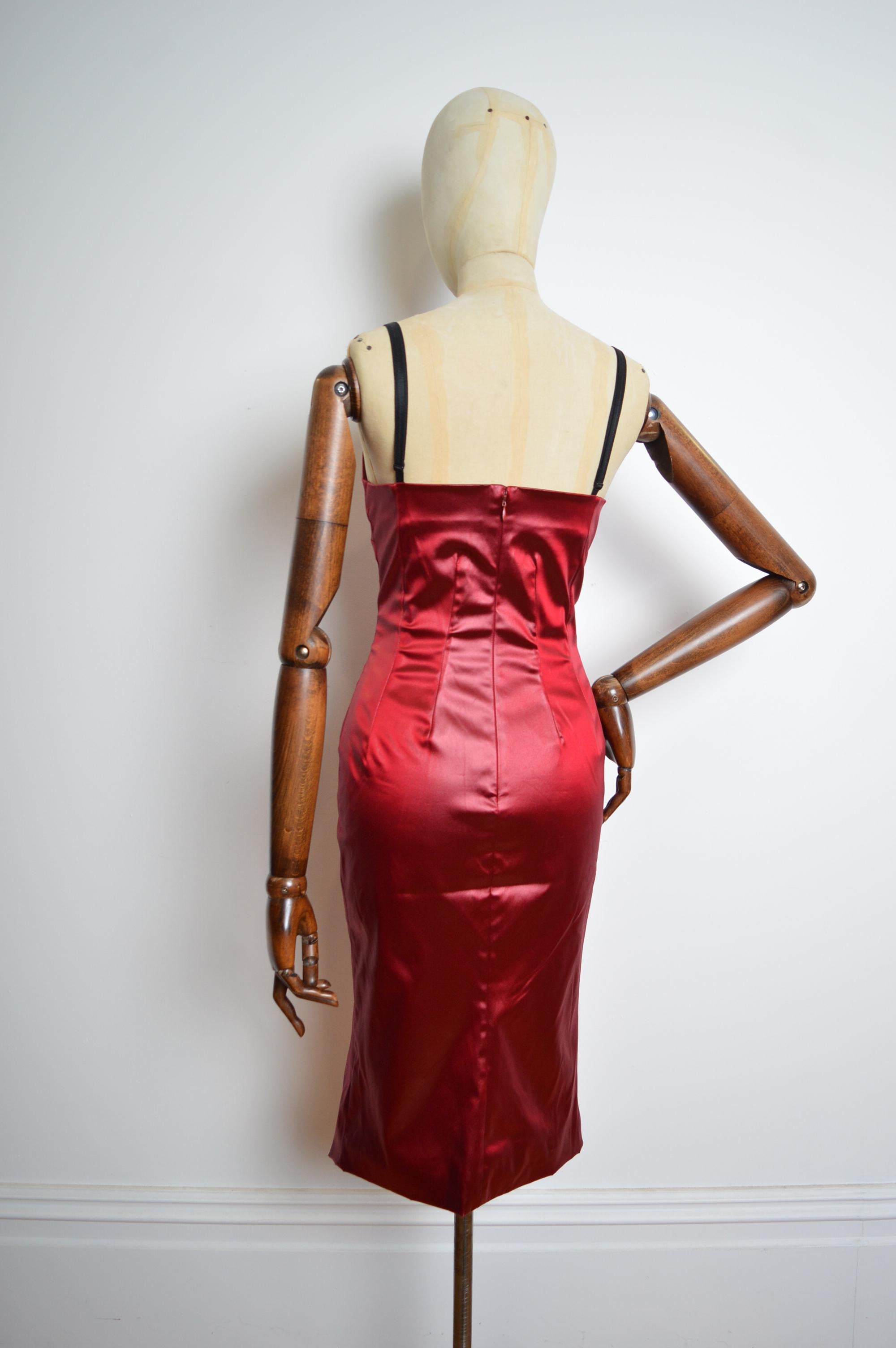 S/S 1999 Dolce & Gabbana Burgundy Red Wet-Look Strappy Runway Cocktail Dress For Sale 7