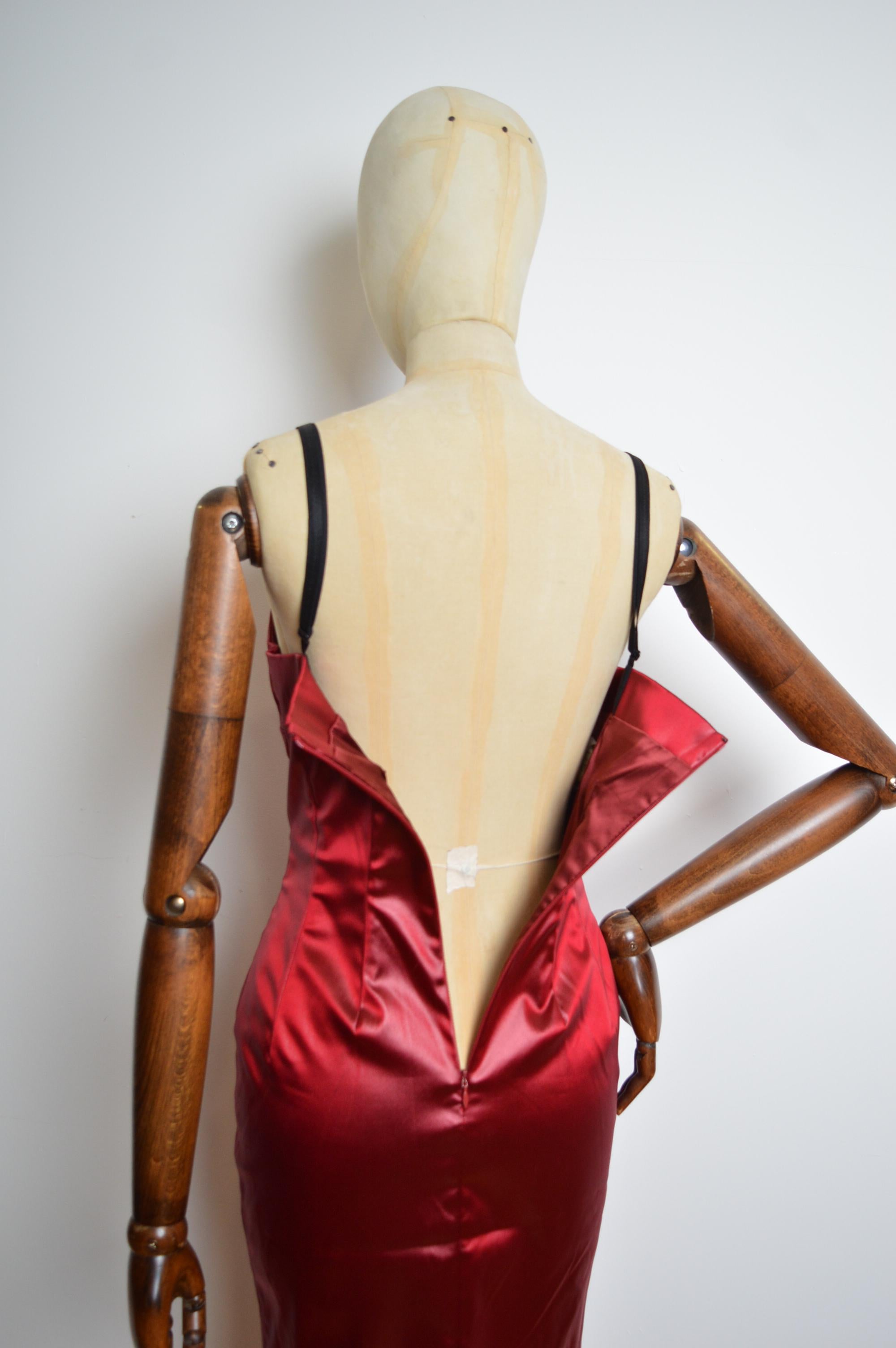 S/S 1999 Dolce & Gabbana Burgundy Red Wet-Look Strappy Runway Cocktail Dress For Sale 9