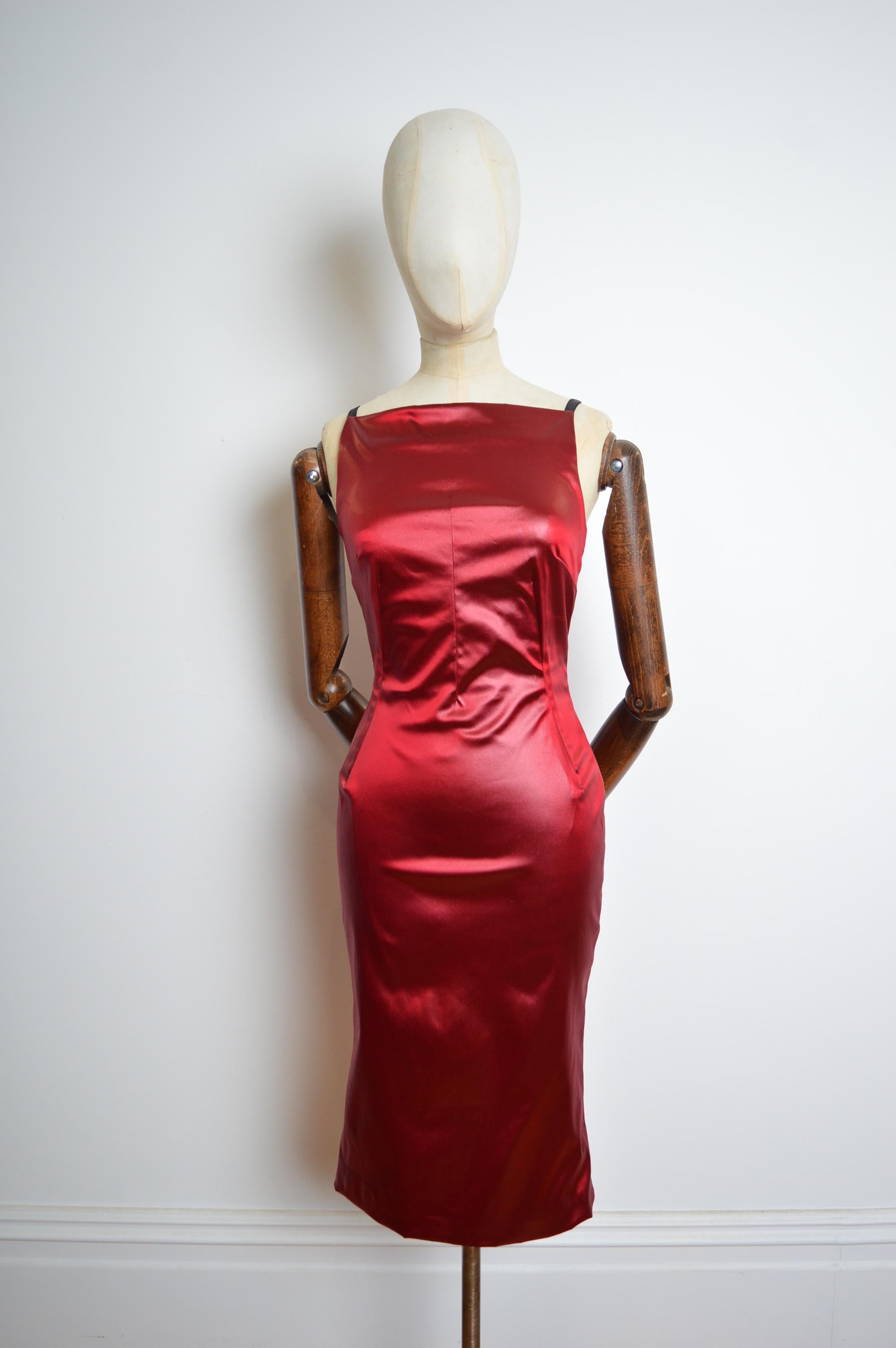 S/S 1999 Dolce & Gabbana Burgundy Red Wet-Look Strappy Runway Cocktail Dress For Sale 1
