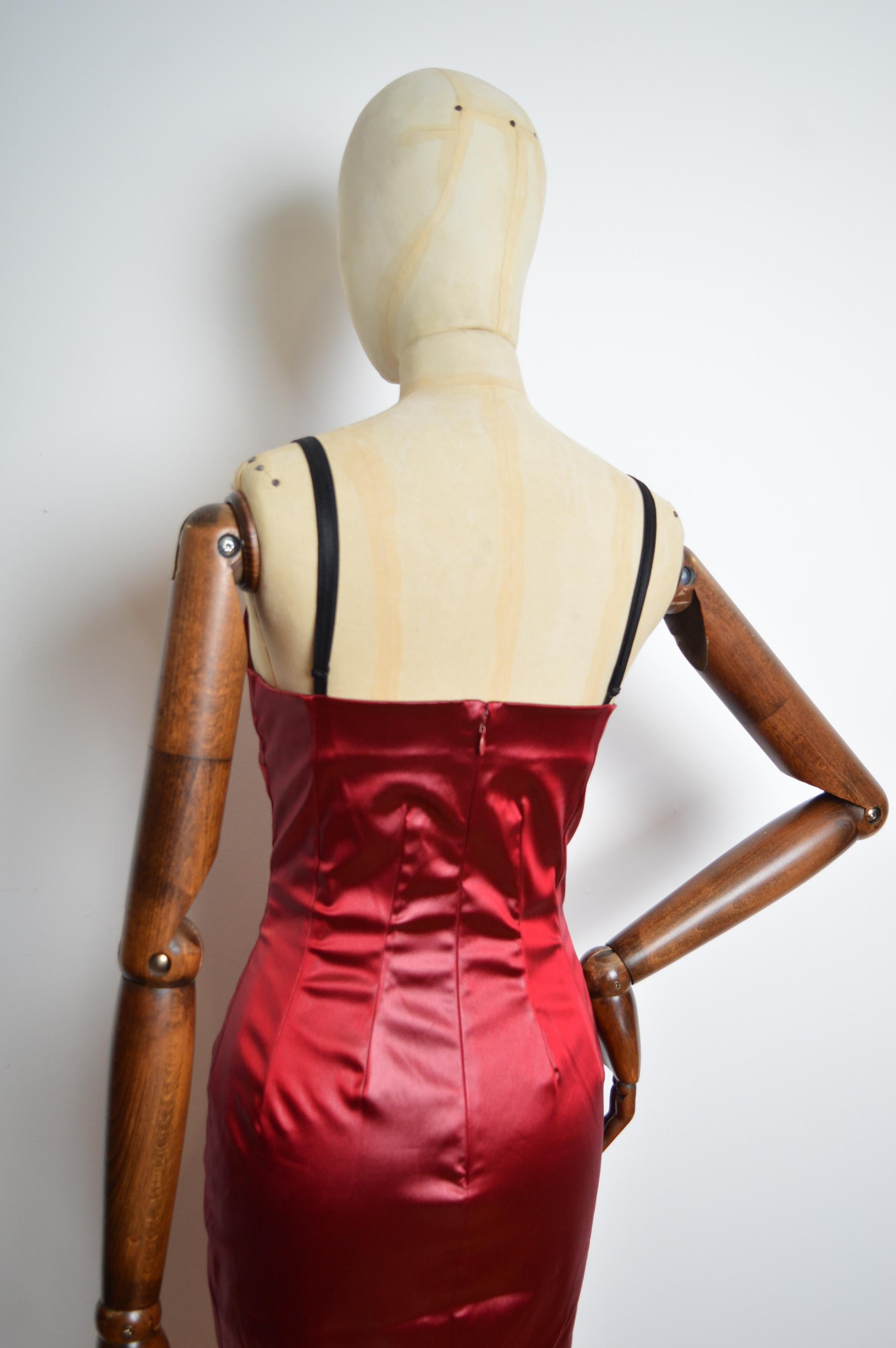 S/S 1999 Dolce & Gabbana Burgundy Red Wet-Look Strappy Runway Cocktail Dress For Sale 5