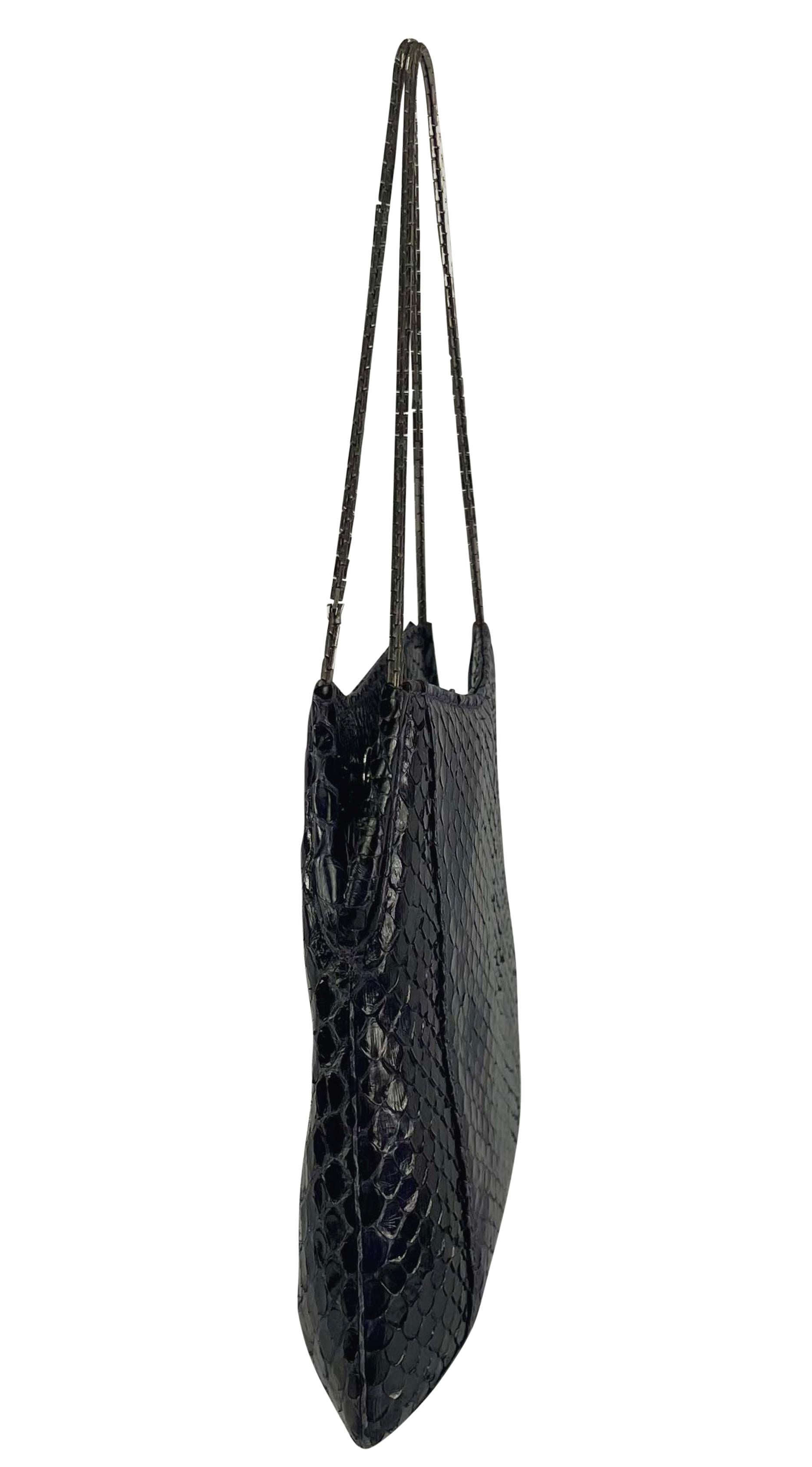 Noir Mini sac à chaîne en python violet profond Gianni Versace by Donatella, P/E 1999 en vente