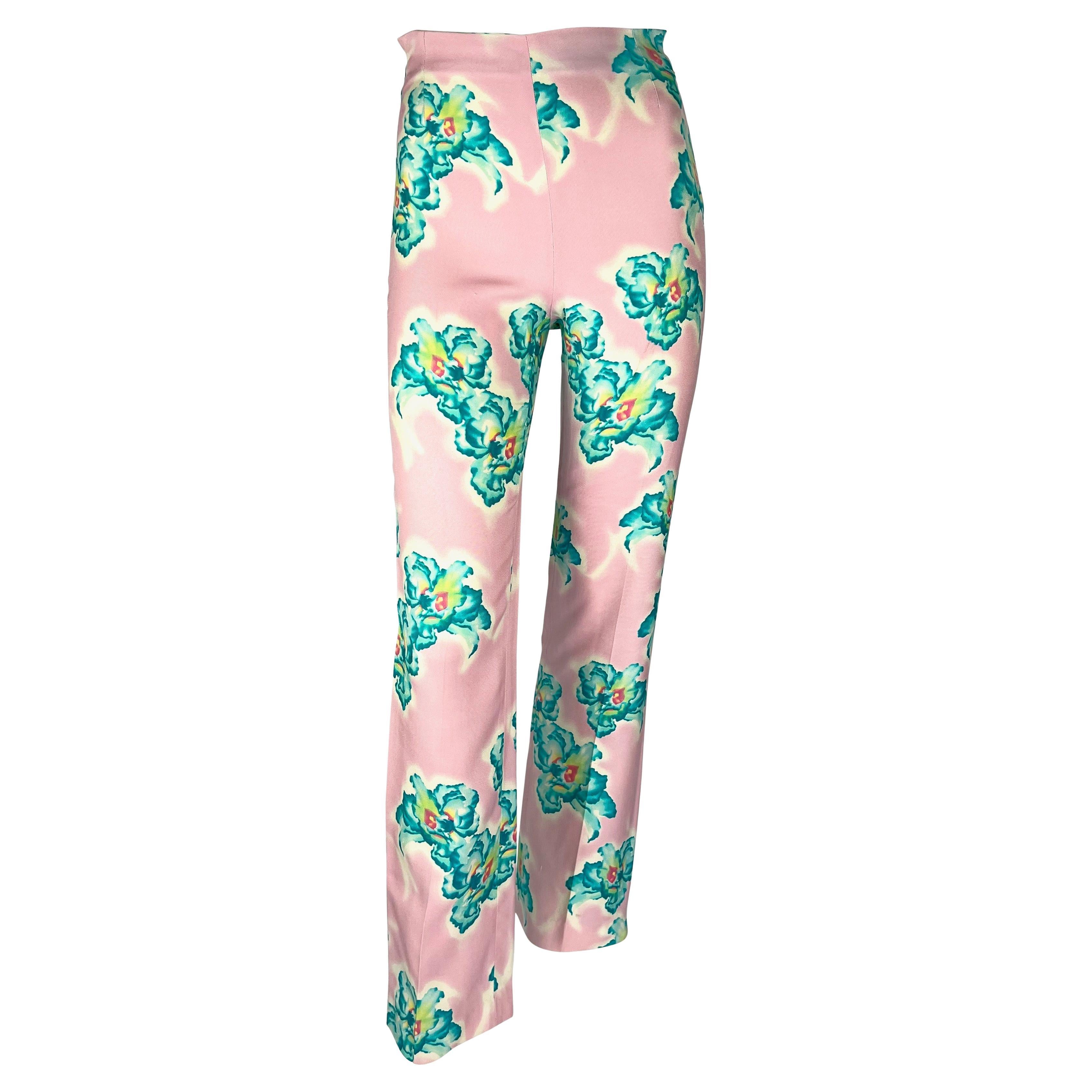 S/S 1999 Gianni Versace by Donatella Pink Blue Orchid Print Silk Cropped Pants For Sale