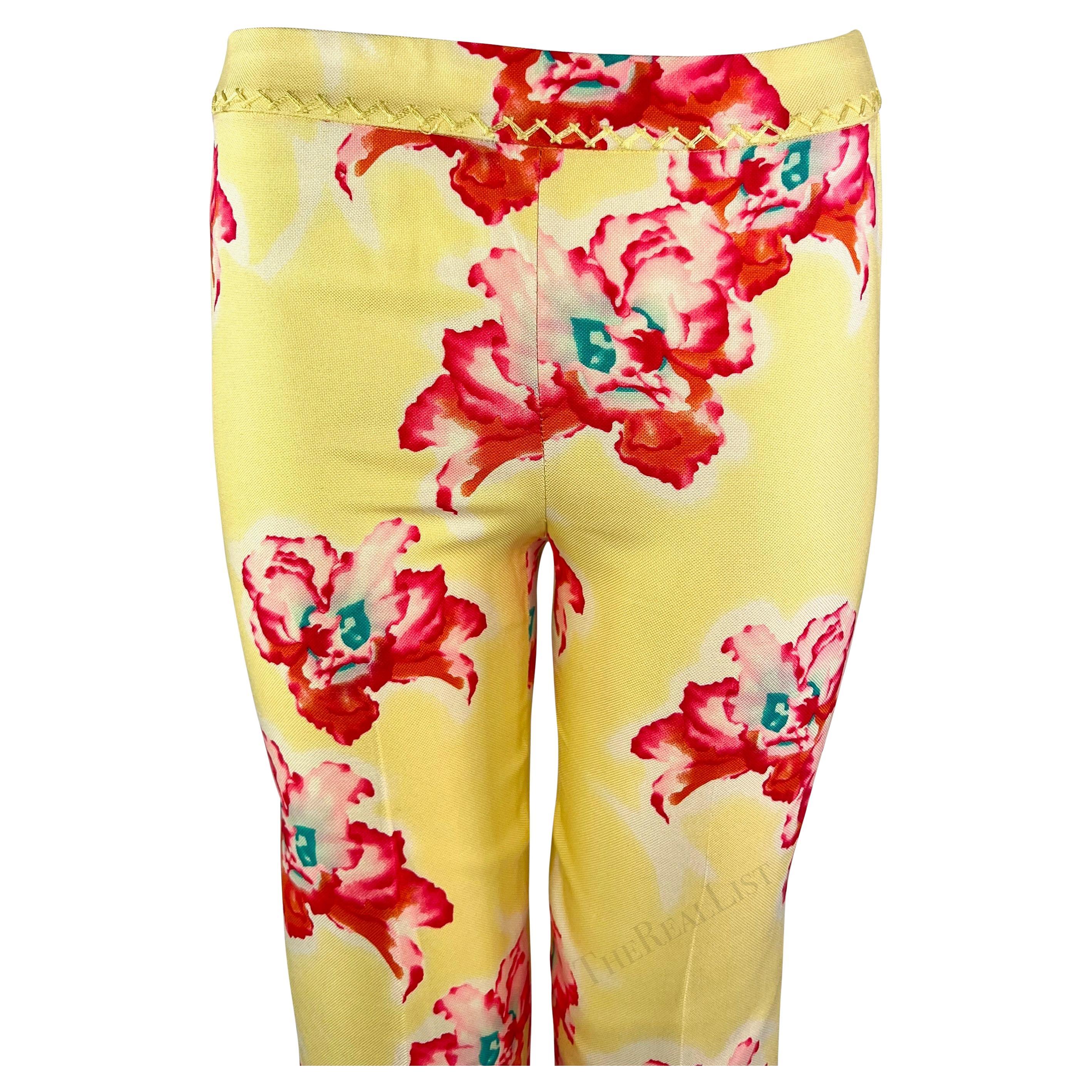 S/S 1999 Gianni Versace by Donatella Pink Yellow Orchid Print Silk Cropped Pants In Excellent Condition For Sale In West Hollywood, CA