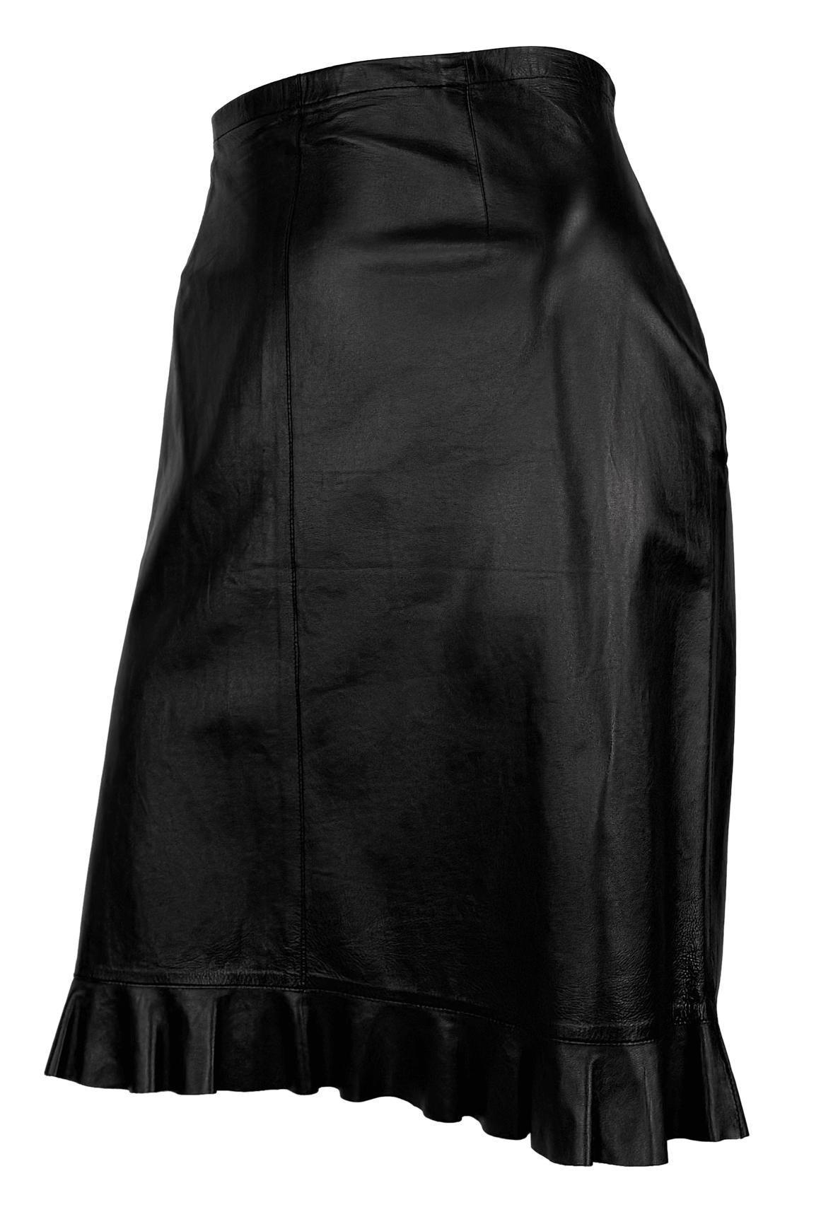 S/S 1999 Gucci by Tom Ford Black Leather Ruffle Trim Pencil Skirt In Excellent Condition For Sale In West Hollywood, CA
