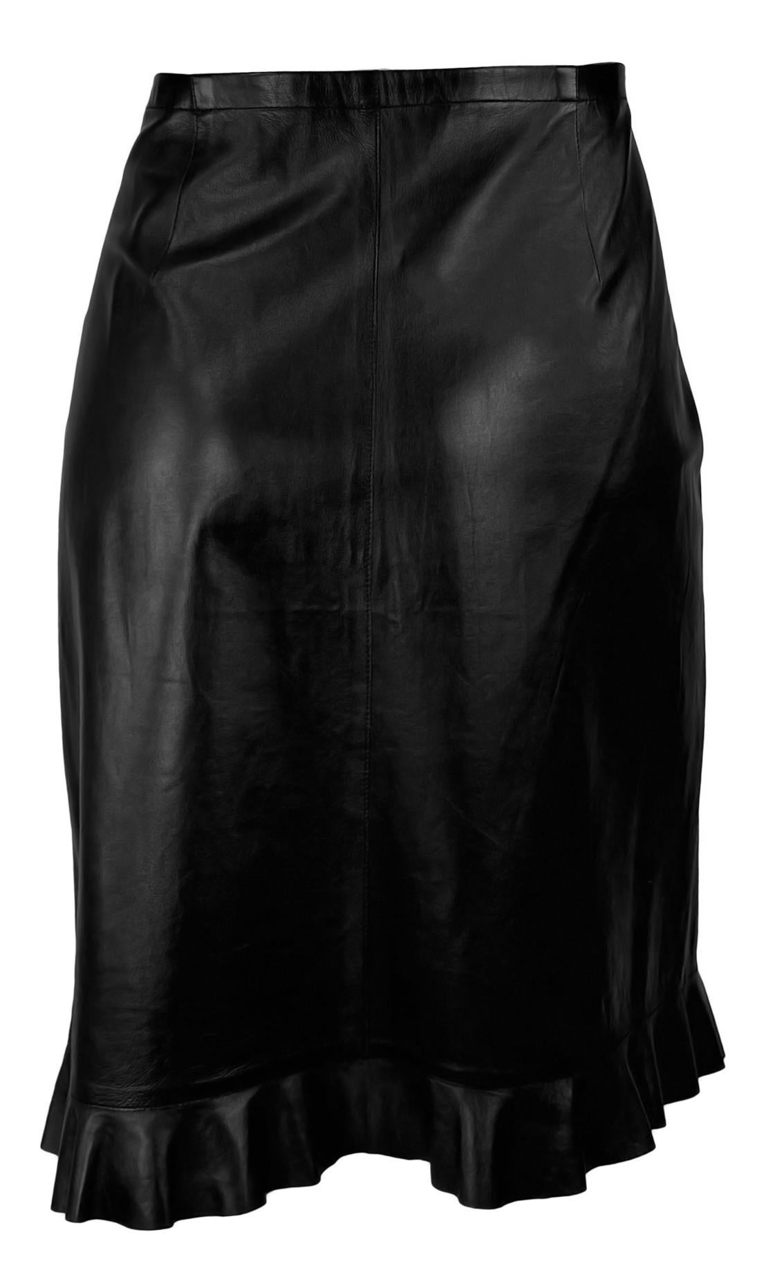 S/S 1999 Gucci by Tom Ford Black Leather Ruffle Trim Pencil Skirt For Sale 2