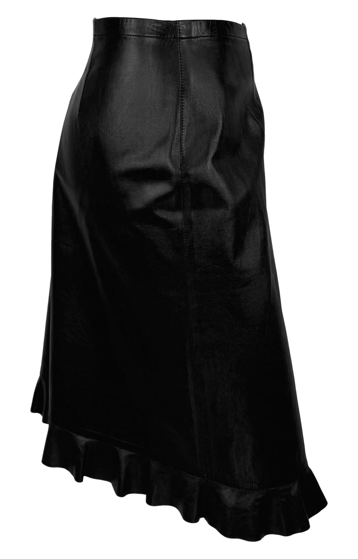 S/S 1999 Gucci by Tom Ford Black Leather Ruffle Trim Pencil Skirt For Sale 3