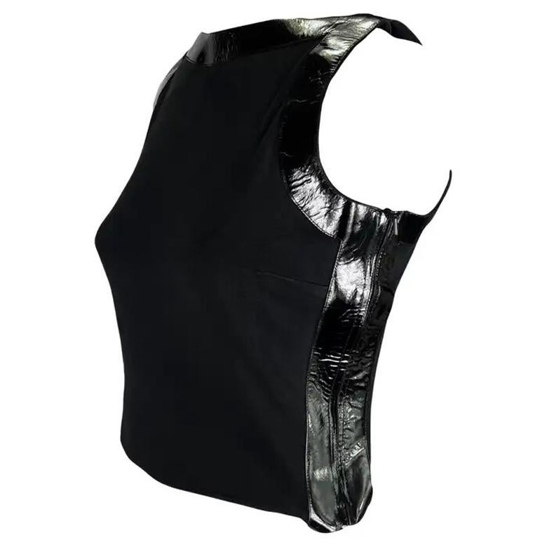 S/S 1999 Gucci by Tom Ford Top negro con detalles de charol en venta