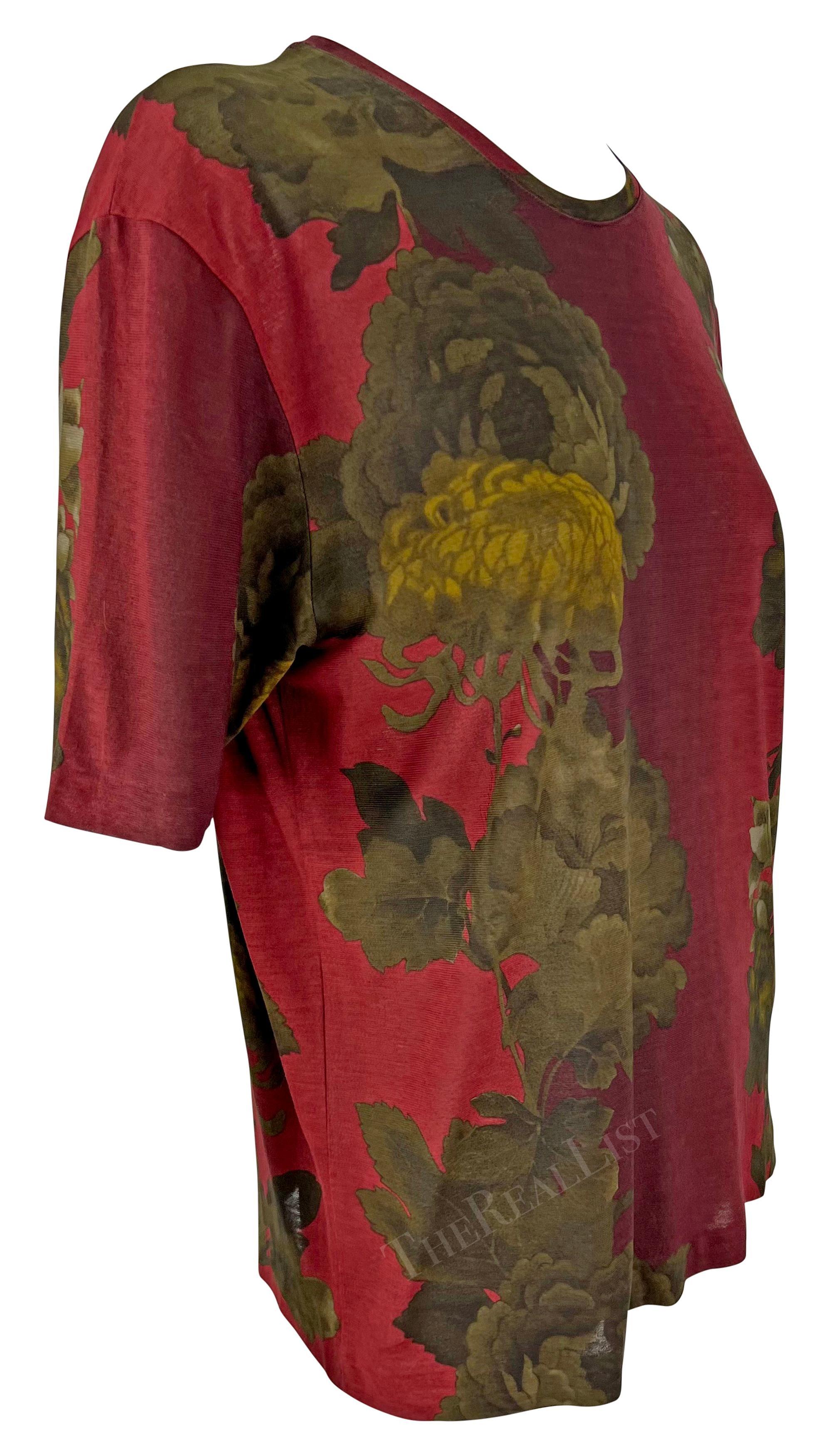 S/S 1999 Gucci by Tom Ford Red Floral Short Sleeve Men's T-Shirt For Sale 1