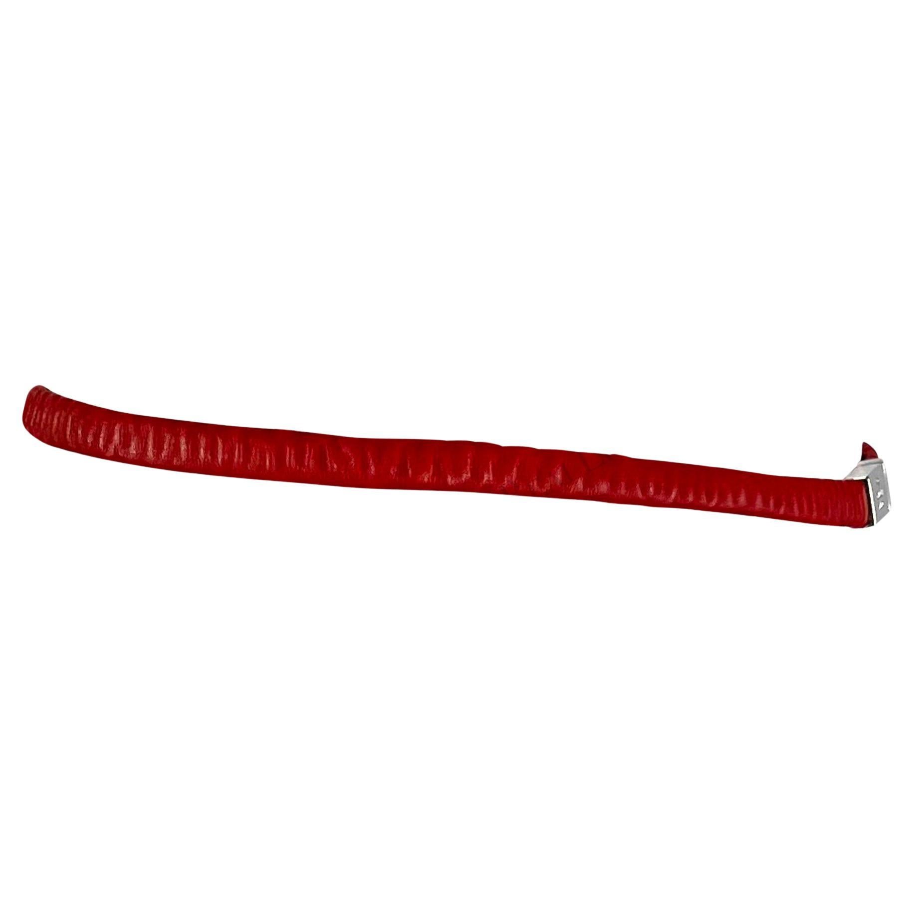S/S 1999 Gucci by Tom Ford Runway Elasticized Red Leather Logo Thin Belt For Sale 6