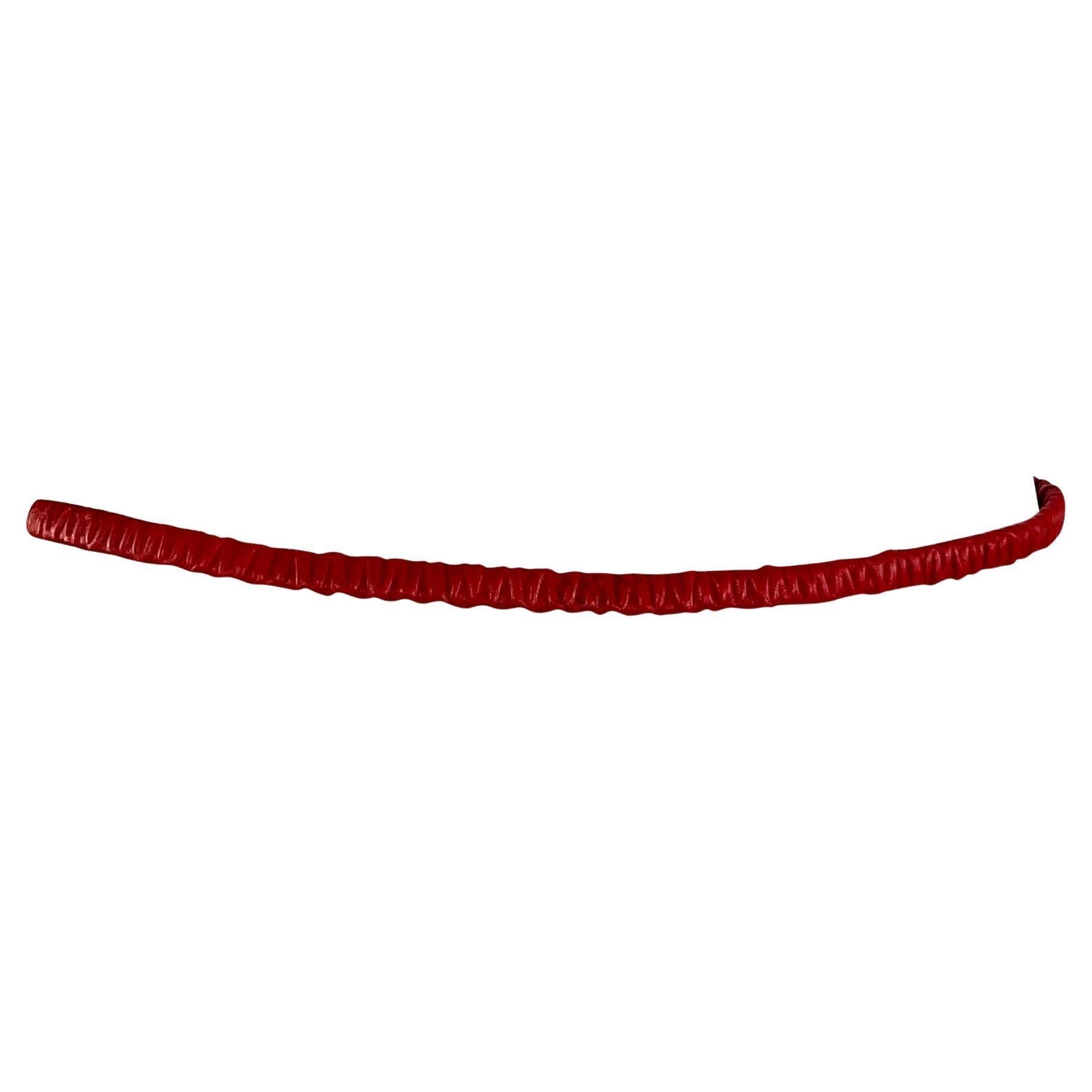 P/E 1999 Gucci by Tom Ford Cintura sottile in pelle rossa elasticizzata con logo in vendita 6