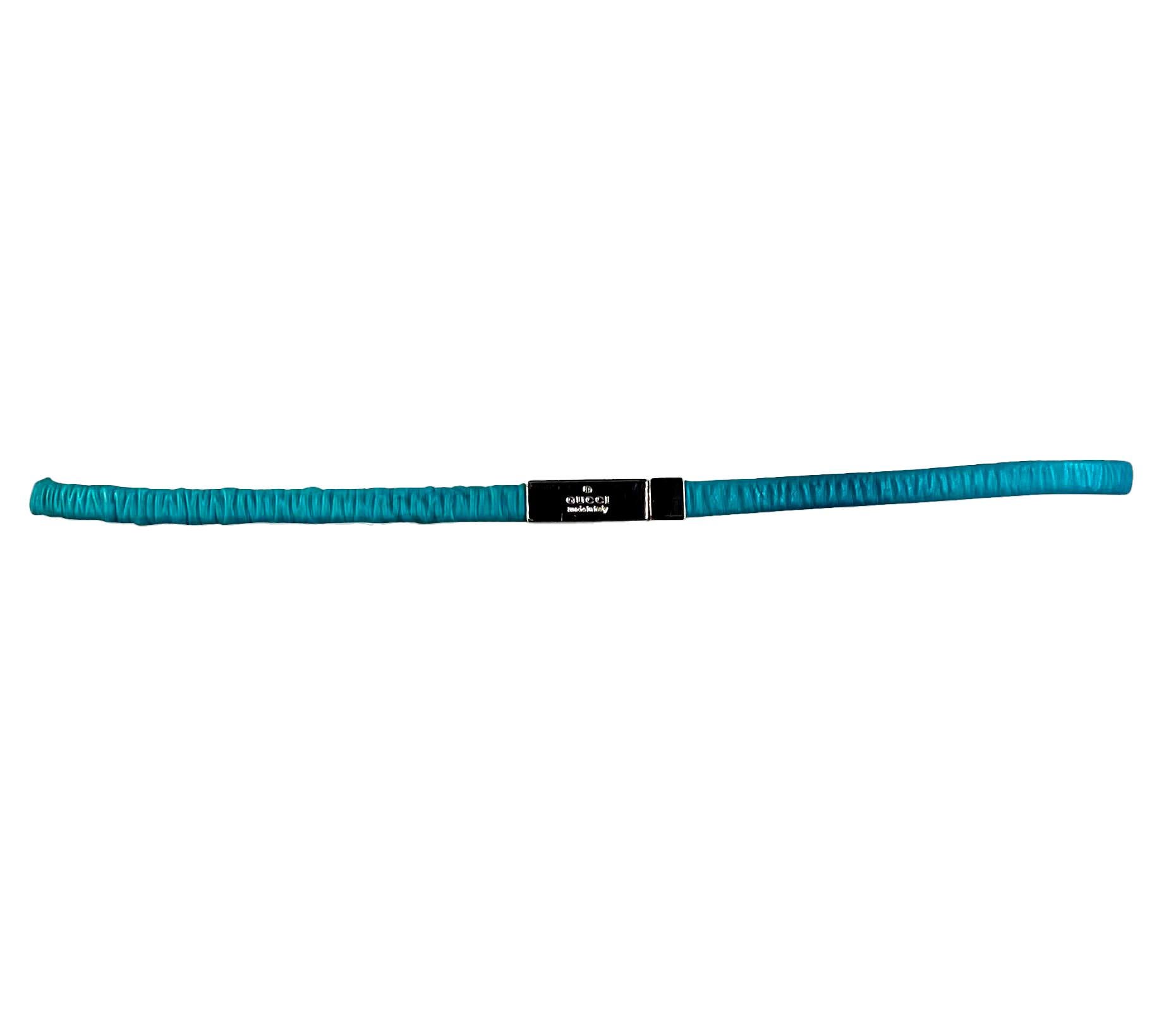 S/S 1999 Gucci by Tom Ford Runway Elasticized Teal Leather Logo Thin Belt In Excellent Condition For Sale In West Hollywood, CA