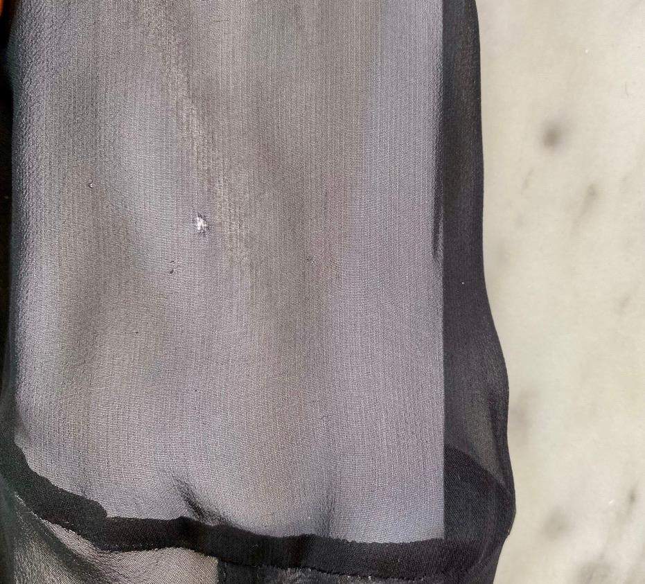 S/S 1999 Gucci by Tom Ford Camisa abotonada con cuello de volante de seda transparente en venta 2