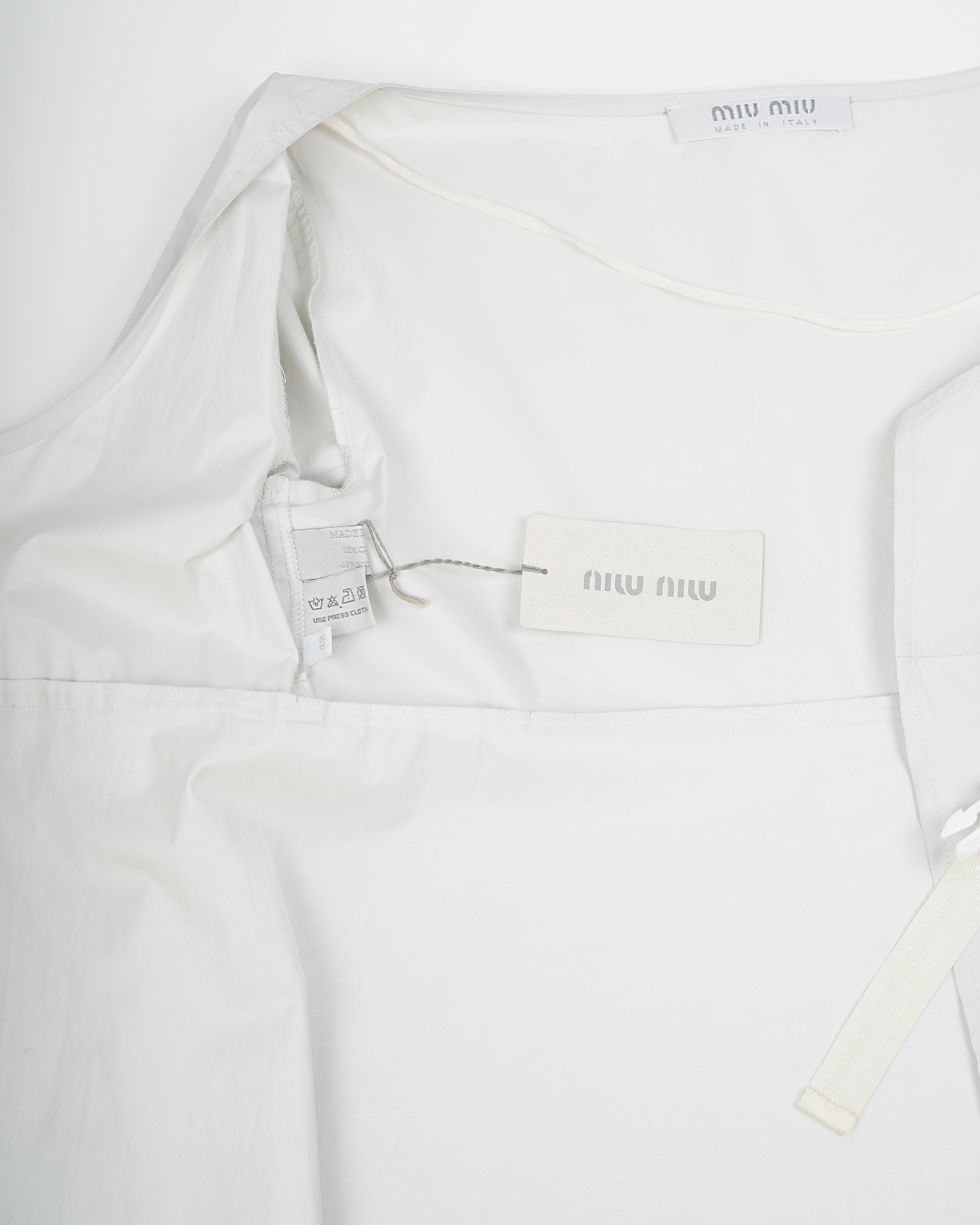 S/S 1999 Miu Miu Runway Robe technique ceinturée gris pâle en vente 7