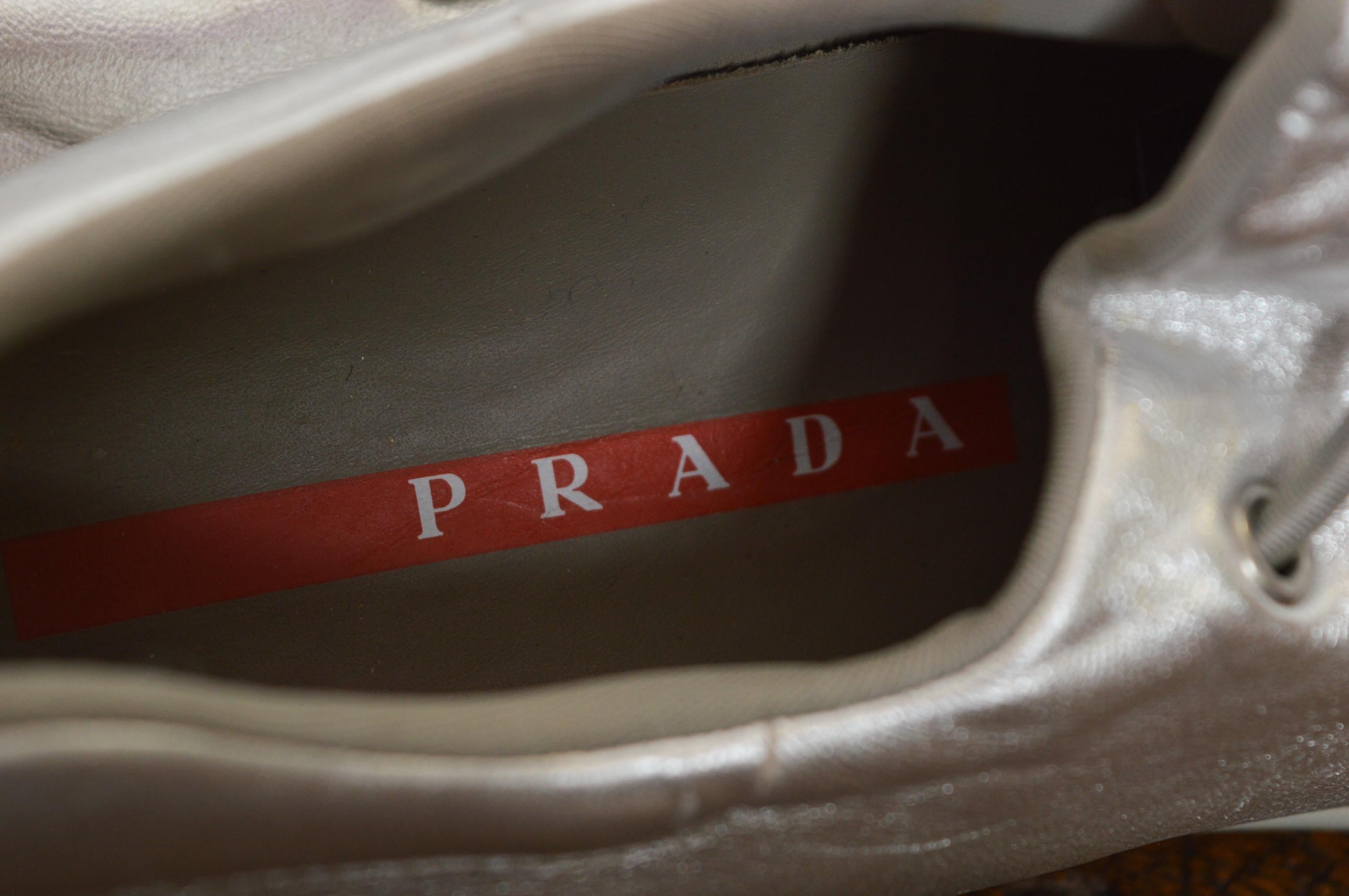 S/S 1999 PRADA Sport Futuristic Silver Leather Cups Metallic Trainers / Sneakers en venta 7