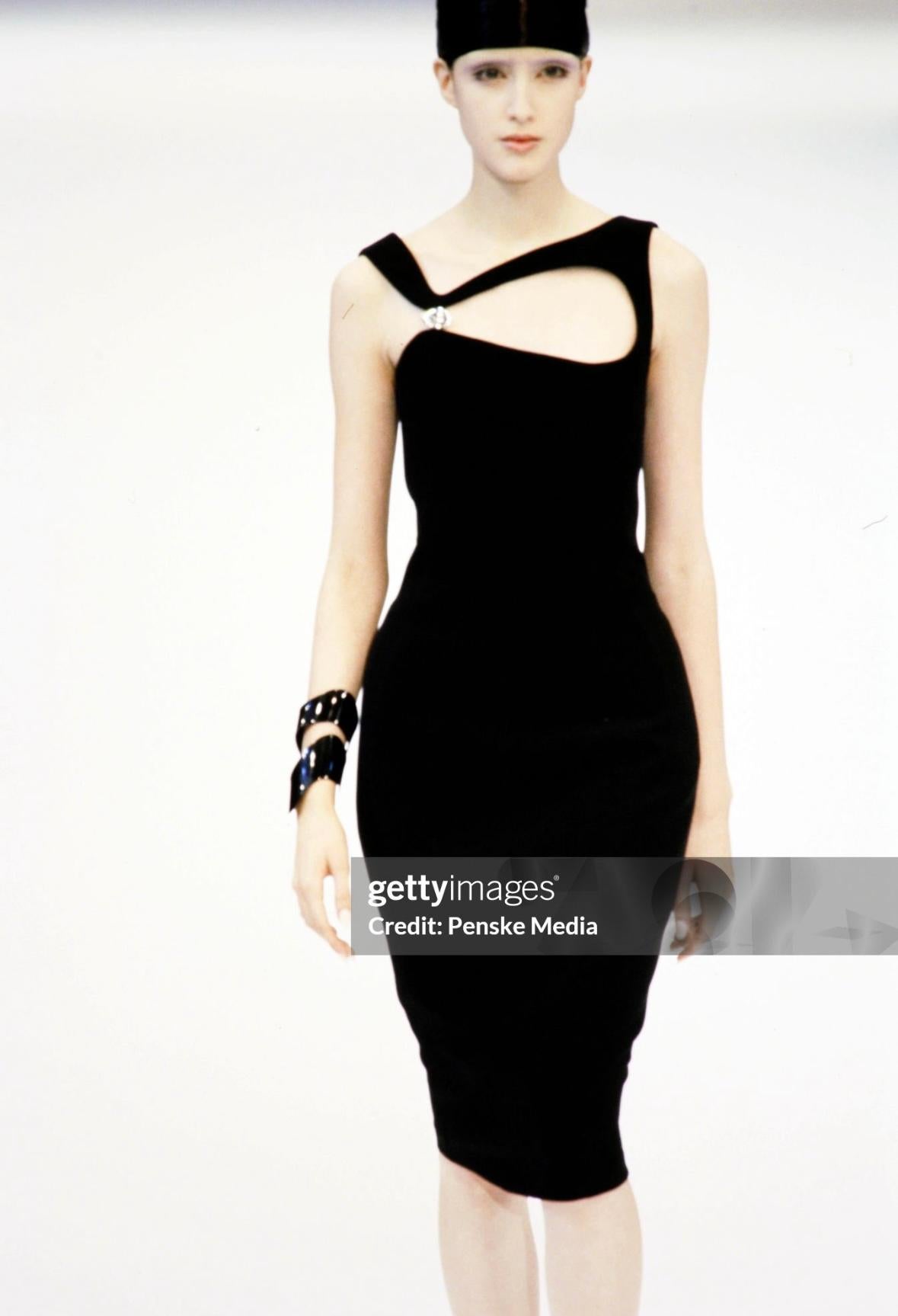 S/S 1999 Thierry Mugler Runway Asymmetric Brooch Detail Black Pencil Dress In Excellent Condition For Sale In West Hollywood, CA