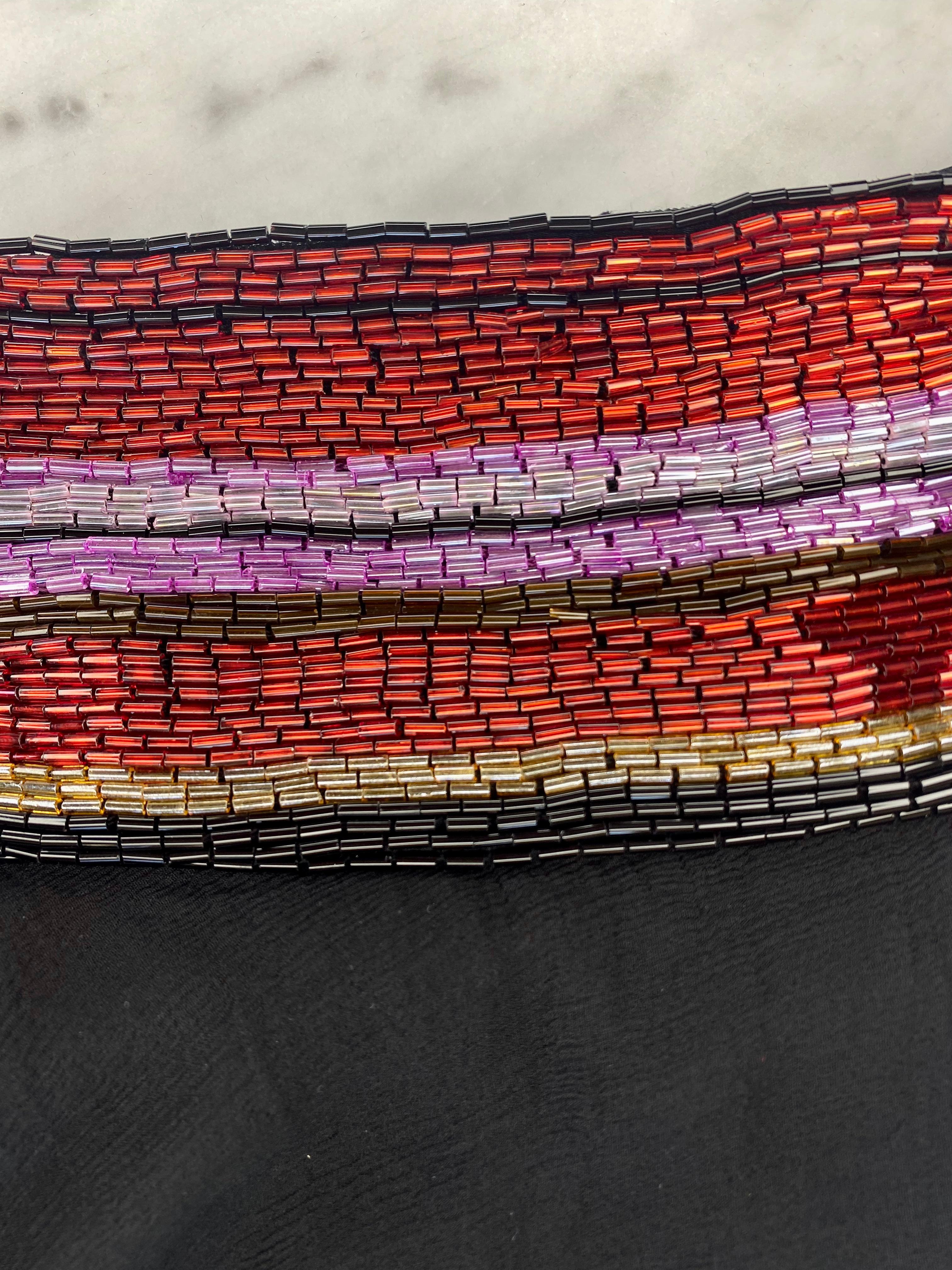 S/S 2000 Dolce & Gabbana Jupe avec perles en mousseline de soie noire à rayures rouges à la taille en vente 2