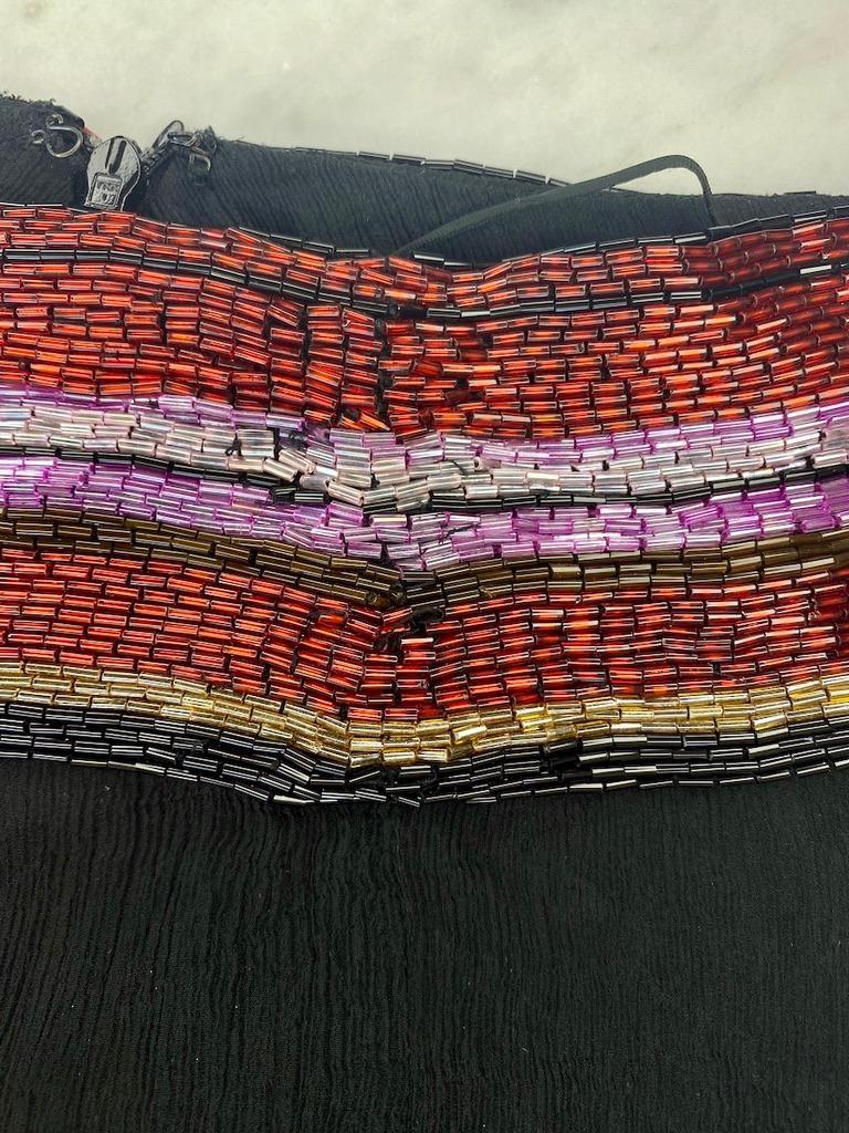 S/S 2000 Dolce & Gabbana Jupe avec perles en mousseline de soie noire à rayures rouges à la taille en vente 4