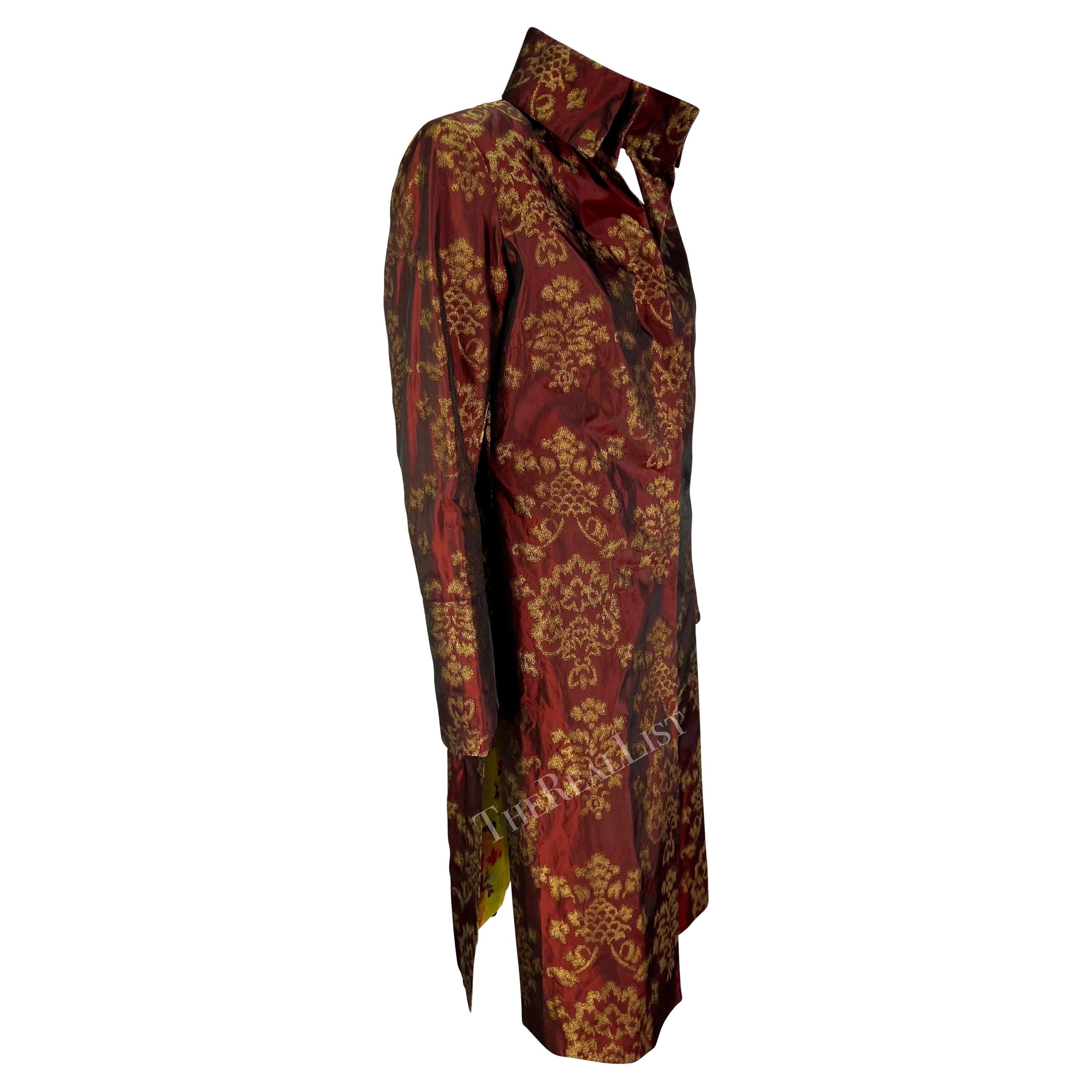 F/S 2000 Dolce & Gabbana Burgunderfarbener, langer, gewebter Satin-Jacquard-Mantel aus Gold im Angebot 6