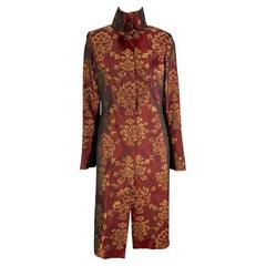 F/S 2000 Dolce & Gabbana Burgunderfarbener, langer, gewebter Satin-Jacquard-Mantel aus Gold