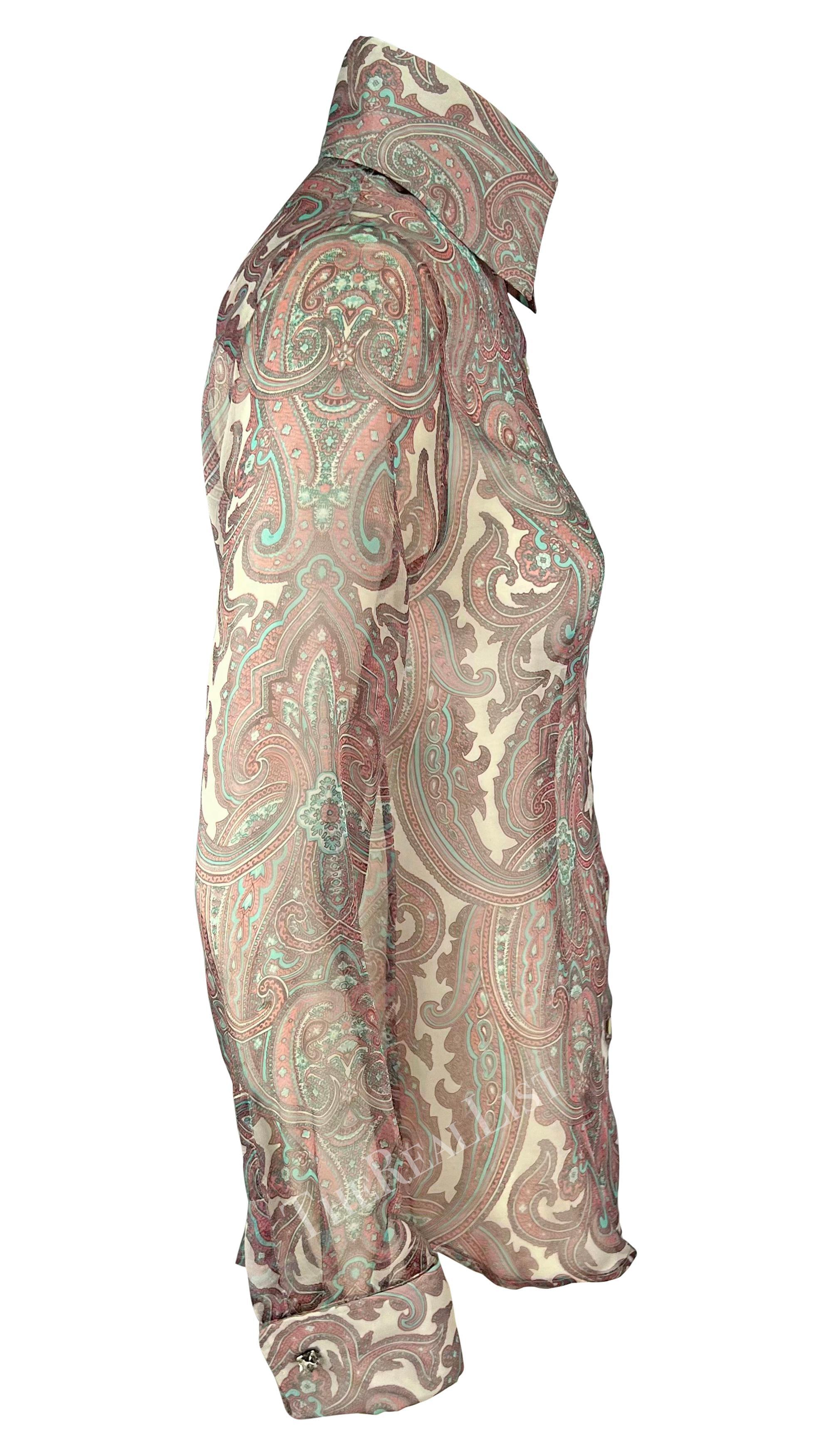 P/E 2000 Dolce & Gabbana - Camicia con polsini di strass con bottoni trasparenti e paisley in rosa in vendita 5