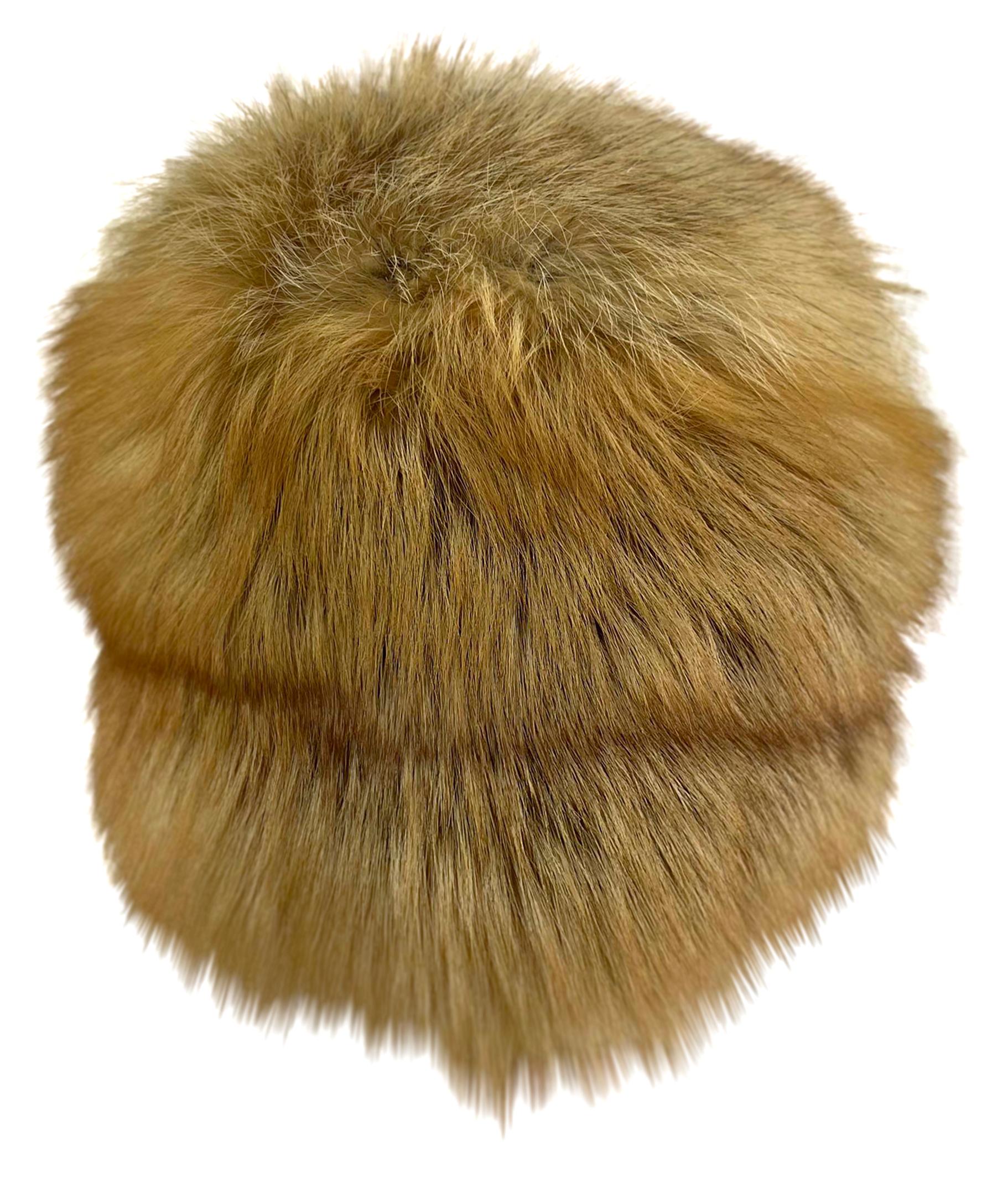 P/E 2000 Dolce & Gabbana Runway Ad Red Fox Fur Oversized Pill Box Hat in vendita 6