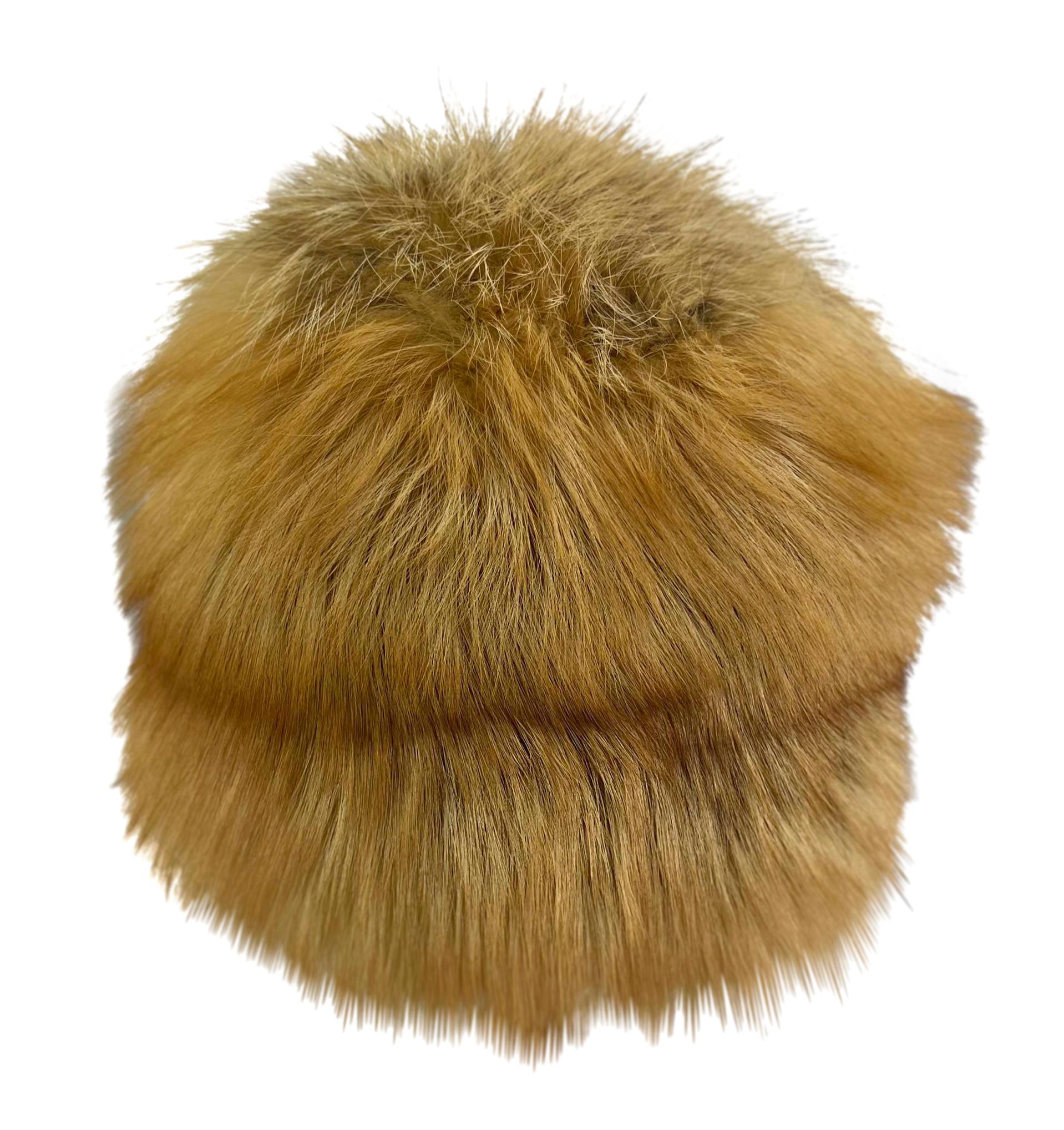 P/E 2000 Dolce & Gabbana Runway Ad Red Fox Fur Oversized Pill Box Hat in vendita 7