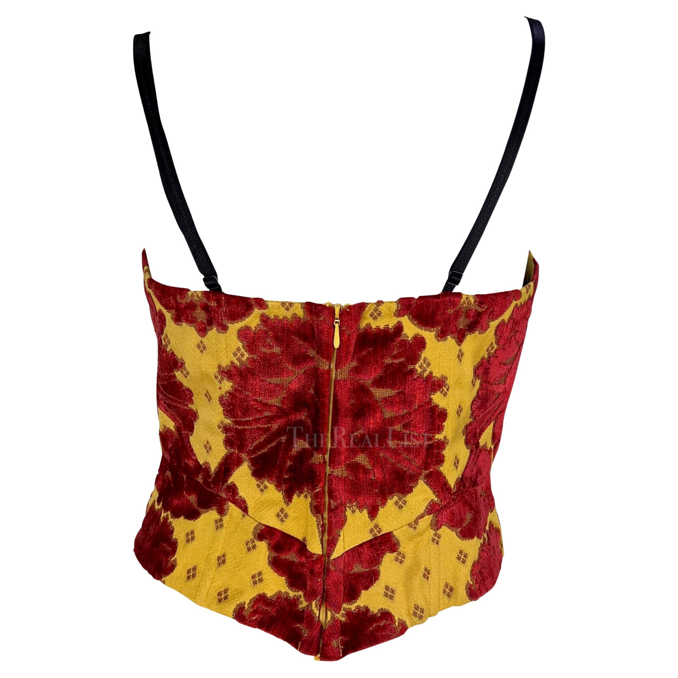 Bustier corset en velours doré et tapisserie rouge publicitaire Dolce & Gabbana Runway P/E 2000 en vente 3