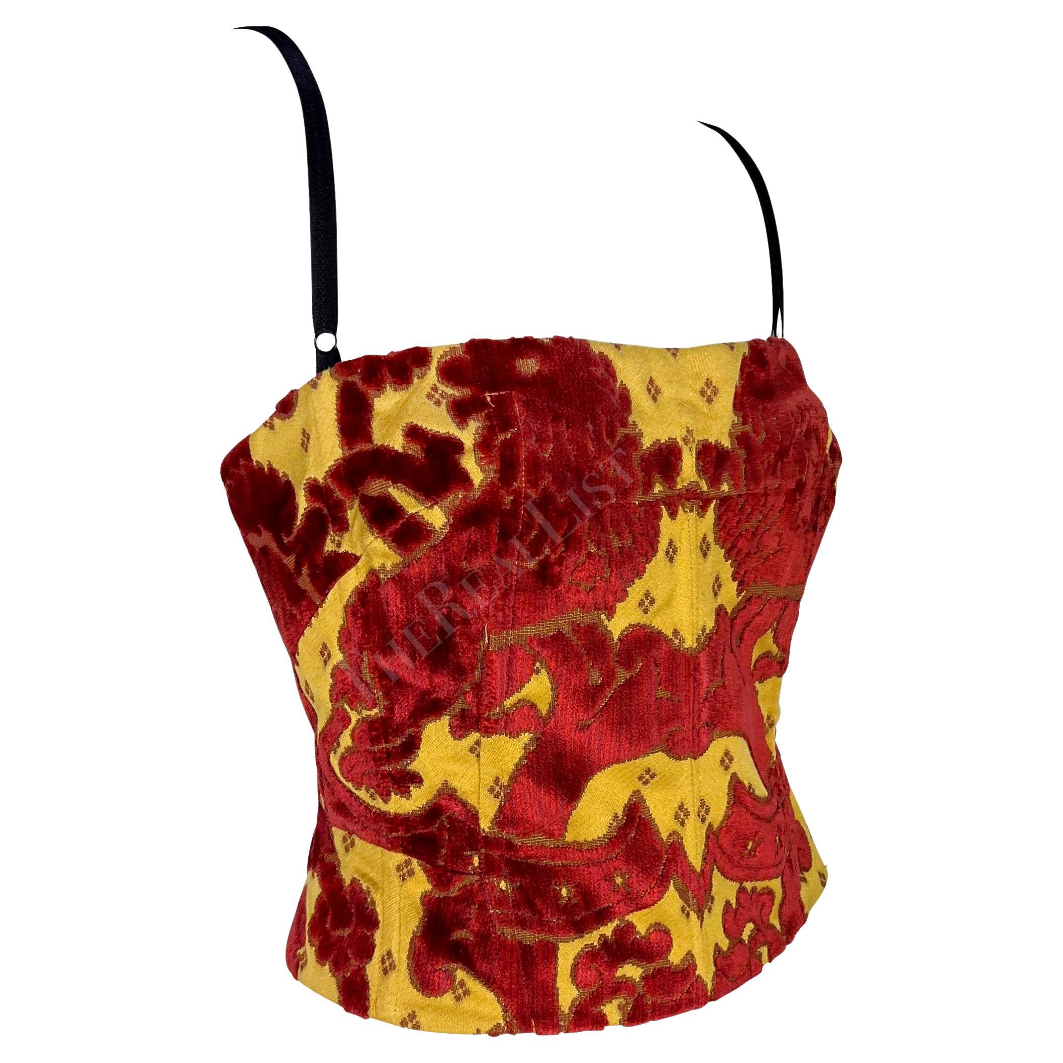 Bustier corset en velours doré et tapisserie rouge publicitaire Dolce & Gabbana Runway P/E 2000 en vente 4