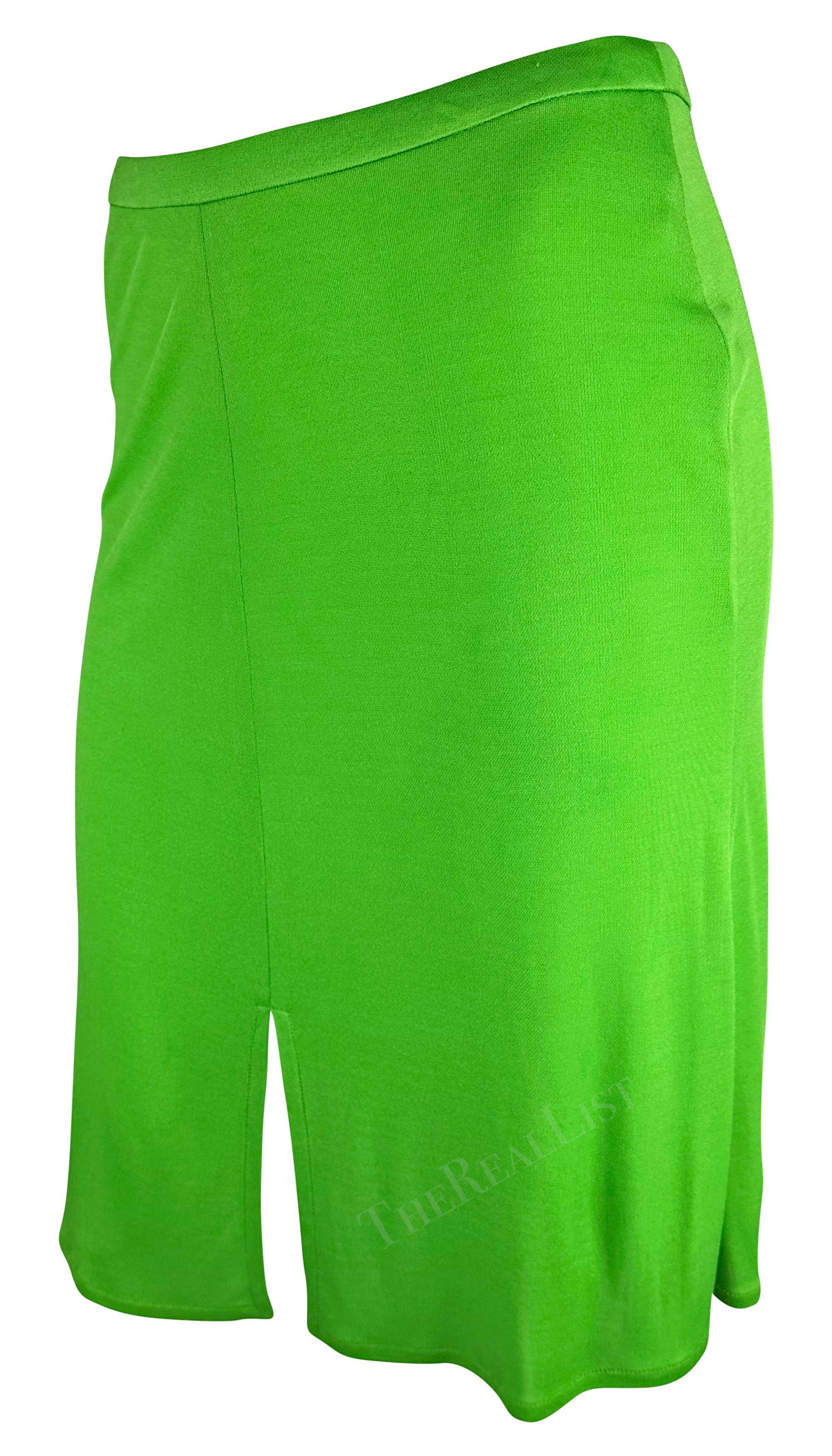 Jupe fendue en viscose vert vif Gianni Versace by Donatella, P/E 2000 Bon état - En vente à West Hollywood, CA