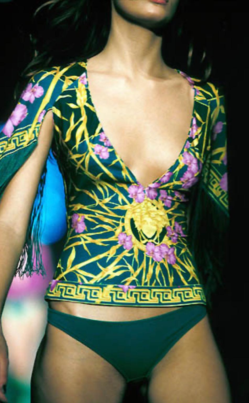 Blu P/E 2000 Donatella Versace for Gianni Versace con Frange Medusa Bamboo Orchid Jungle Top in vendita