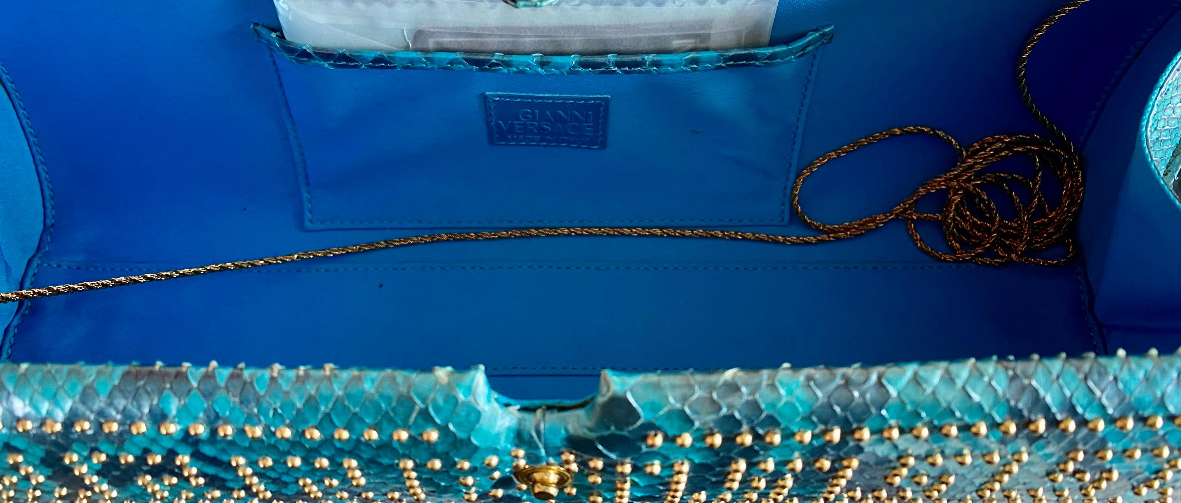 F/S 2000 Gianni Versace by Donatella Umwandelbare Clutch in Pythonblau, echte Pythonblau im Angebot 4