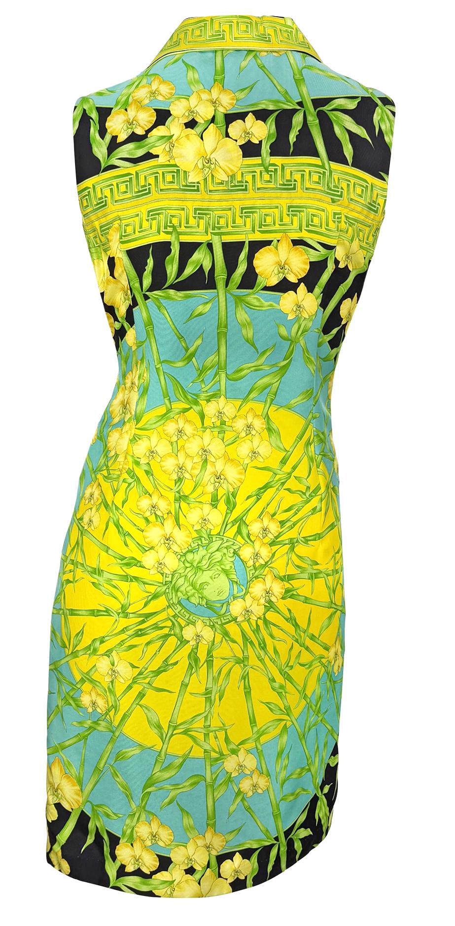 F/S 2000 Gianni Versace by Donatella Medusa Orchideendruck Kristall-Kleid mit Knopfleiste Damen im Angebot