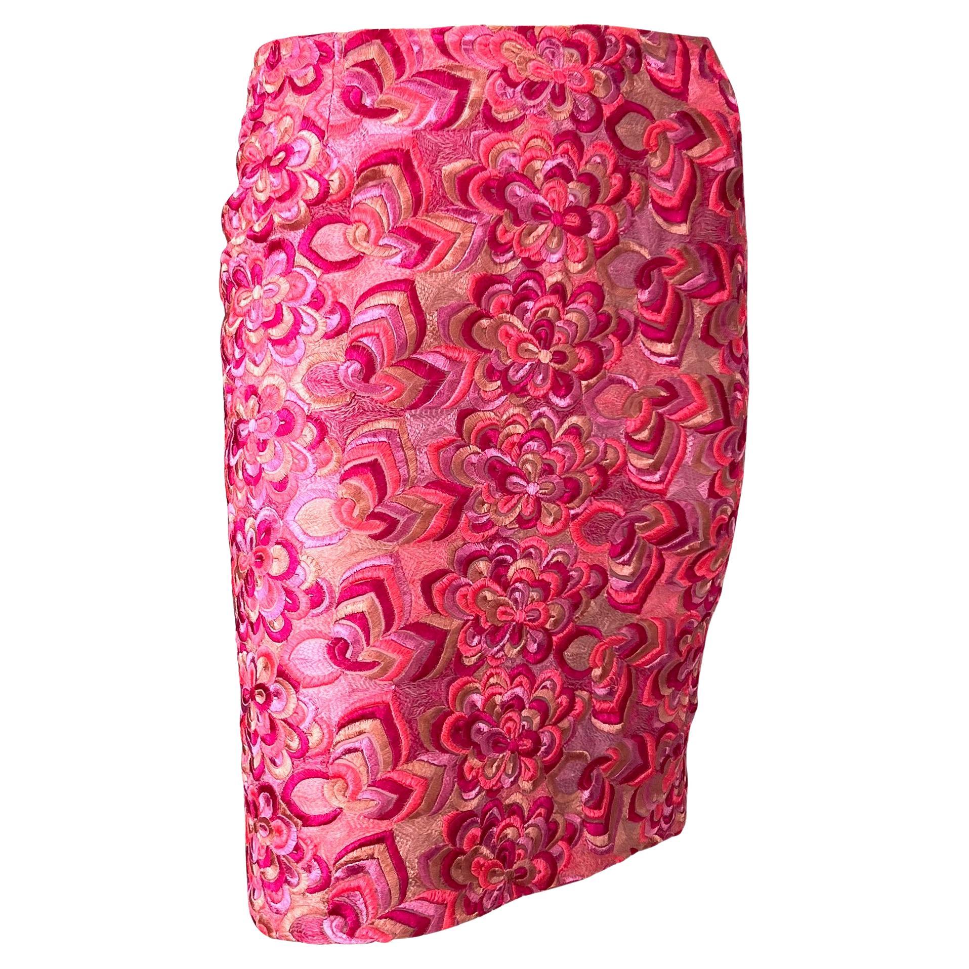 S/S 2000 Gianni Versace by Donatella Versace for Gianni Versace for Gianni Versace for Gianni Versace for Gianni Versace by Donatella Neon Pink Floral Embroidered Skirt en vente 1