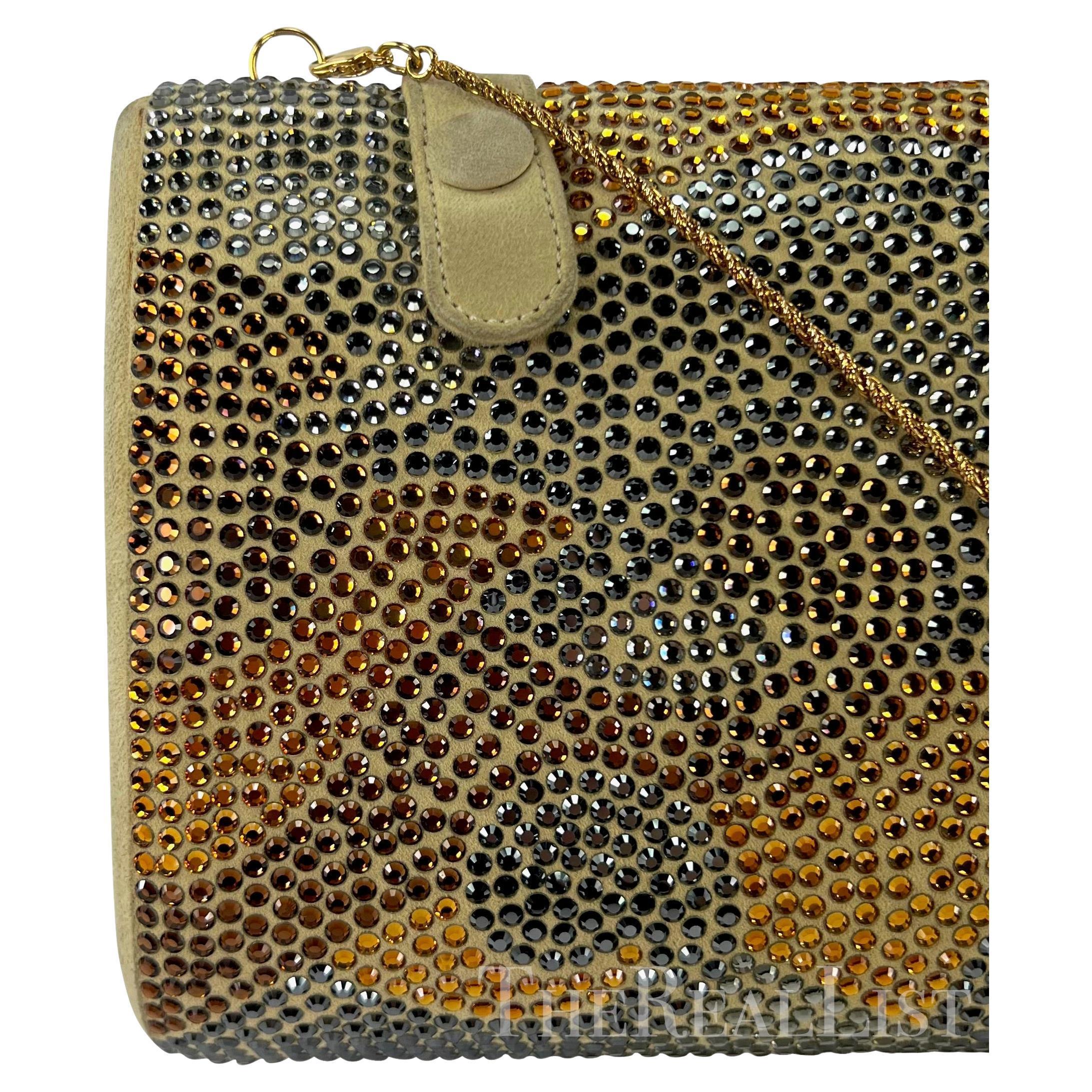P/E 2000 Gianni Versace by Donatella Versace Runway Pochette con strass astratti in oro In condizioni buone in vendita a West Hollywood, CA