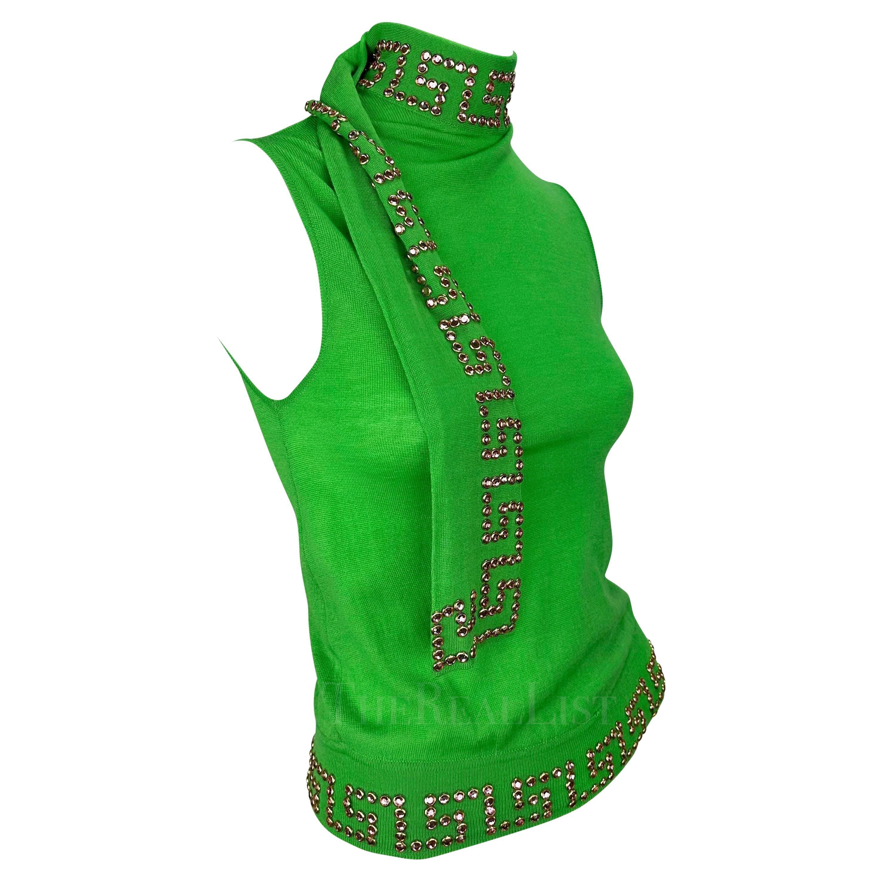 S/S 2000 Gianni Versace by Donatella Runway - Haut en tricot vert à strass à motif clé grecque Bon état - En vente à West Hollywood, CA