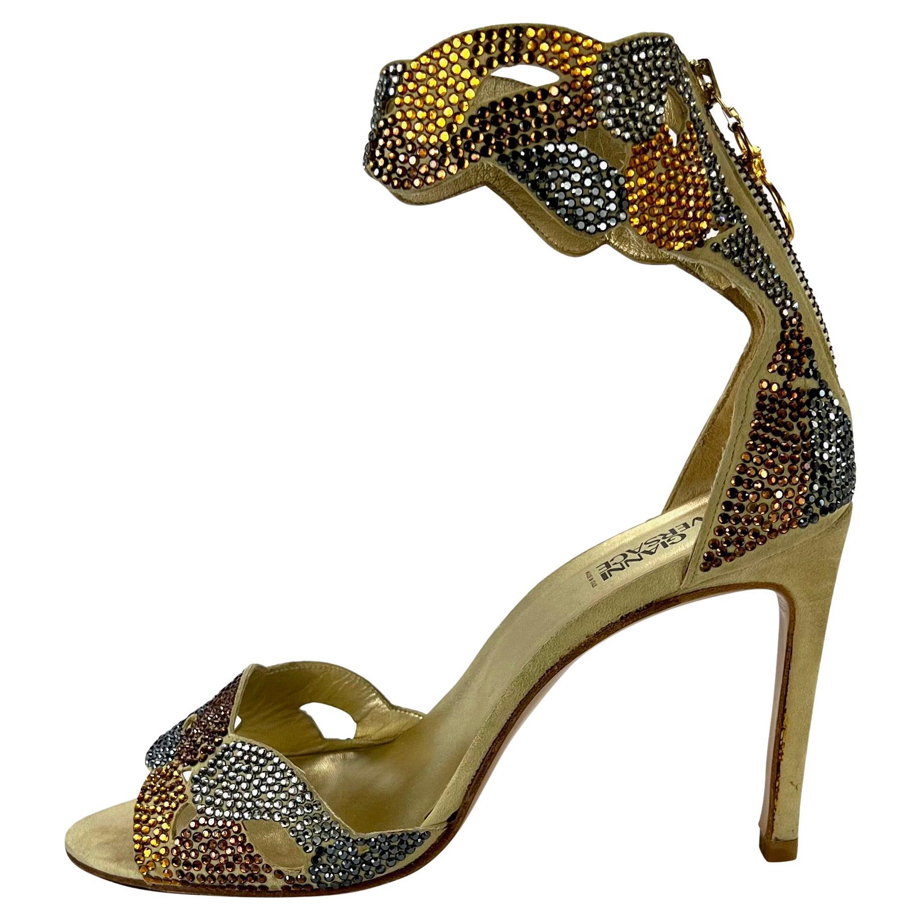 S/S 2000 Gianni Versace by Donatella Versace Crystal Pump Size 39 For Sale