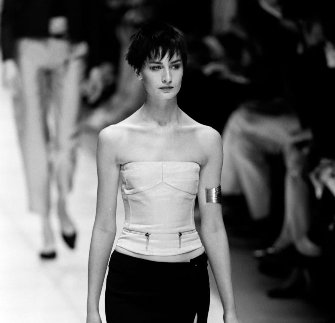 White version debuted on the season's runway, modeled by Erin O'Connor and appeared in the season's ad campaign on Raquel Zimmermann, captured by Ellen von Unwerth.

Approximate measurements:
Size - IT40
Bust to hem: 12