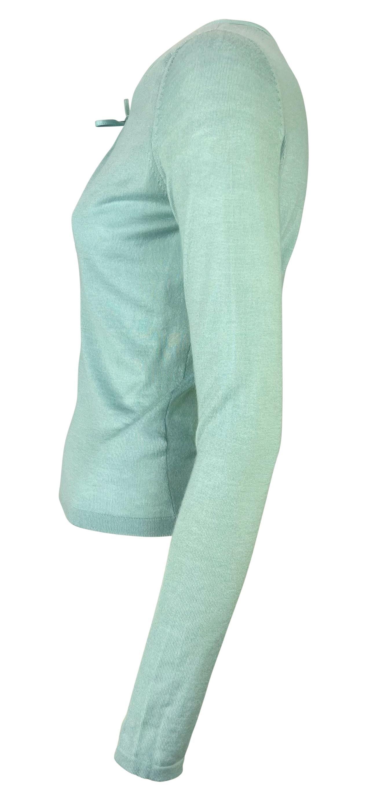 P/E 2000 Gucci by Tom Ford Top in maglia blu baby con cravatta in pelle e scollatura In condizioni ottime in vendita a West Hollywood, CA