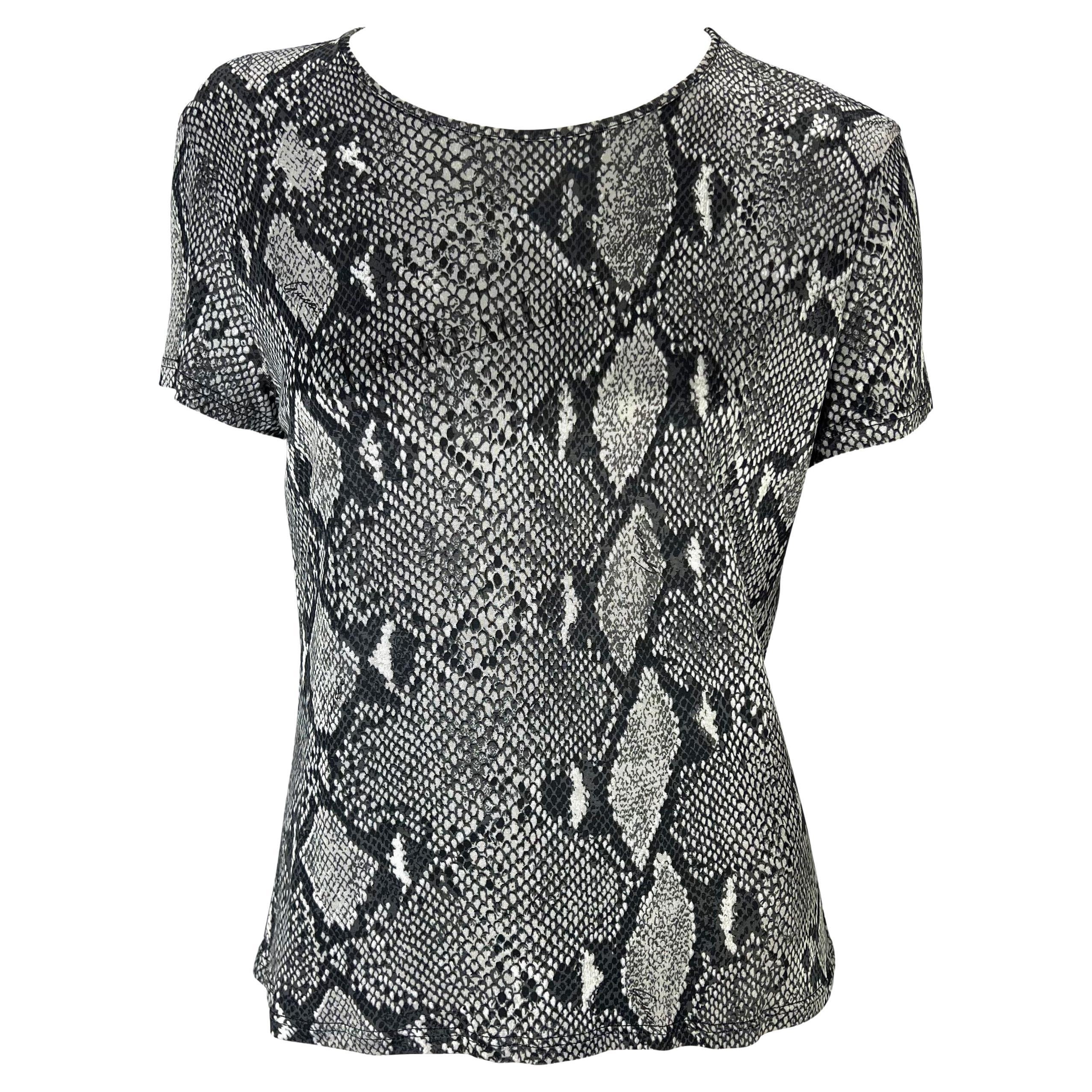 F/S 2000 Gucci by Tom Ford Schwarz-Weißes Viscose-T-Shirt mit Schlangen-Logodruck Y2K im Angebot