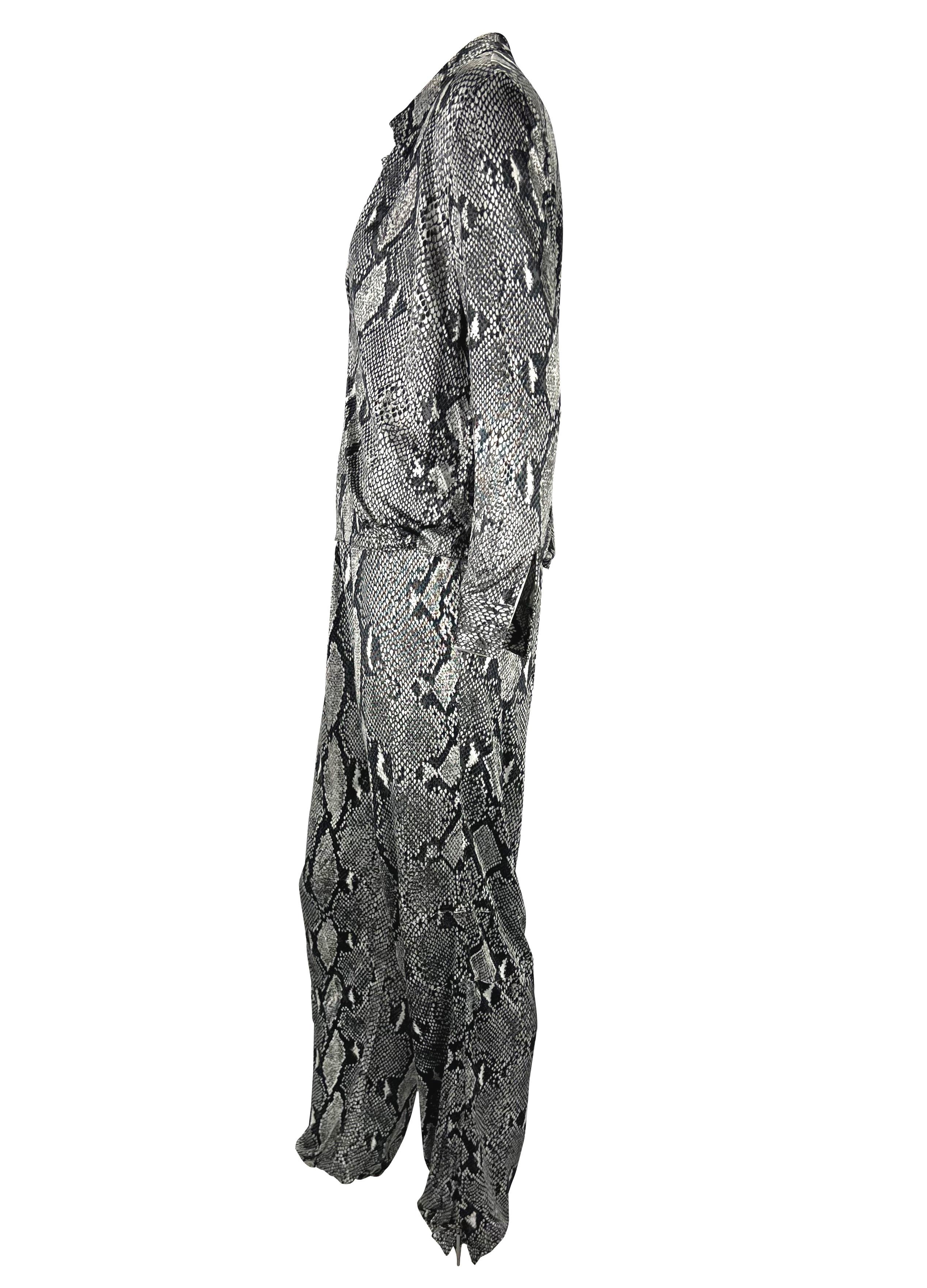 S/S 2000 Gucci by Tom Ford Set di pantaloni in viscosa con stampa del logo in pelle di serpente bianca e nera in vendita 2
