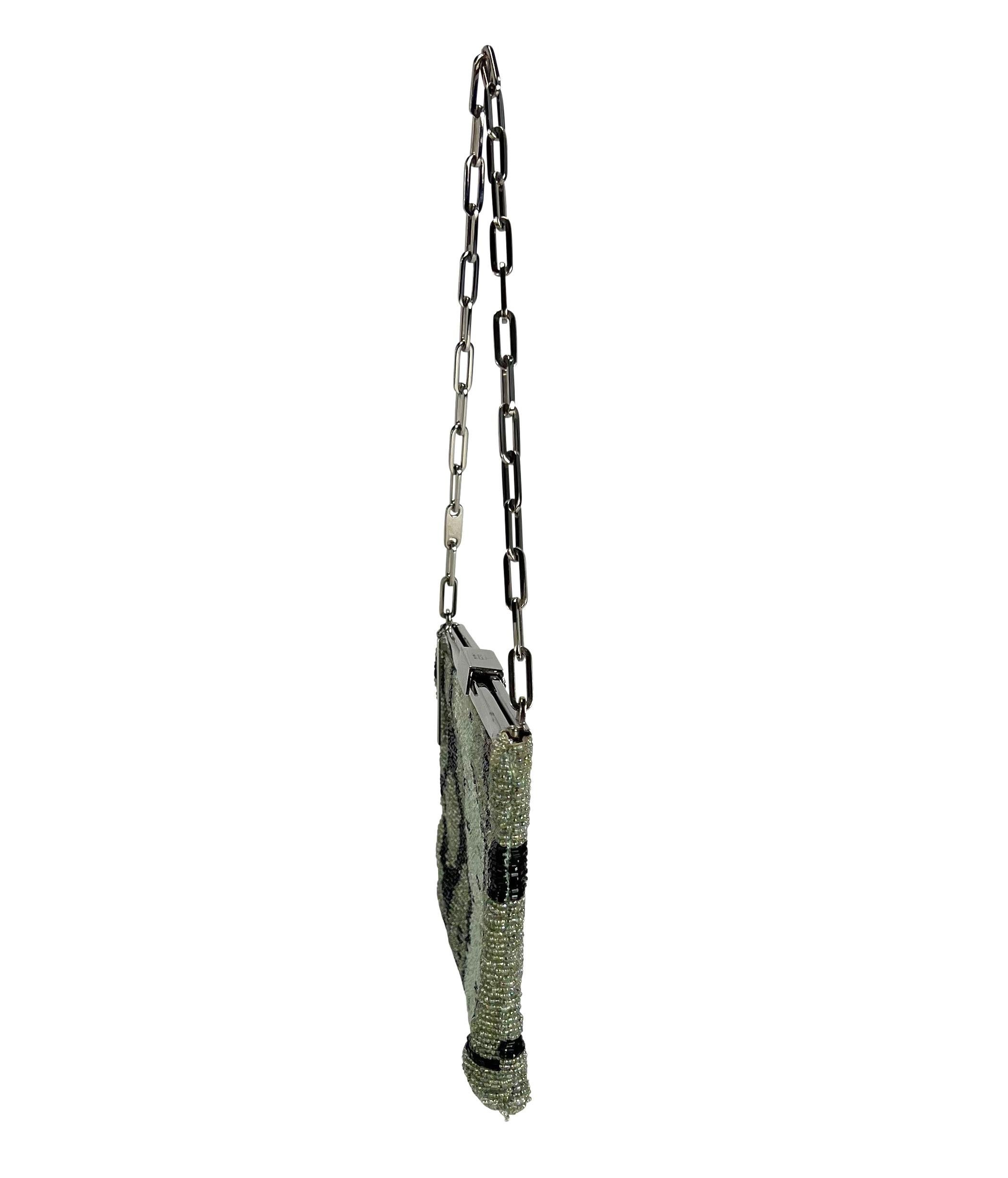 F/S 2000 Gucci by Tom Ford Grüne perlenbesetzte Kettentasche mit Schlangenhautdruck  im Angebot 1