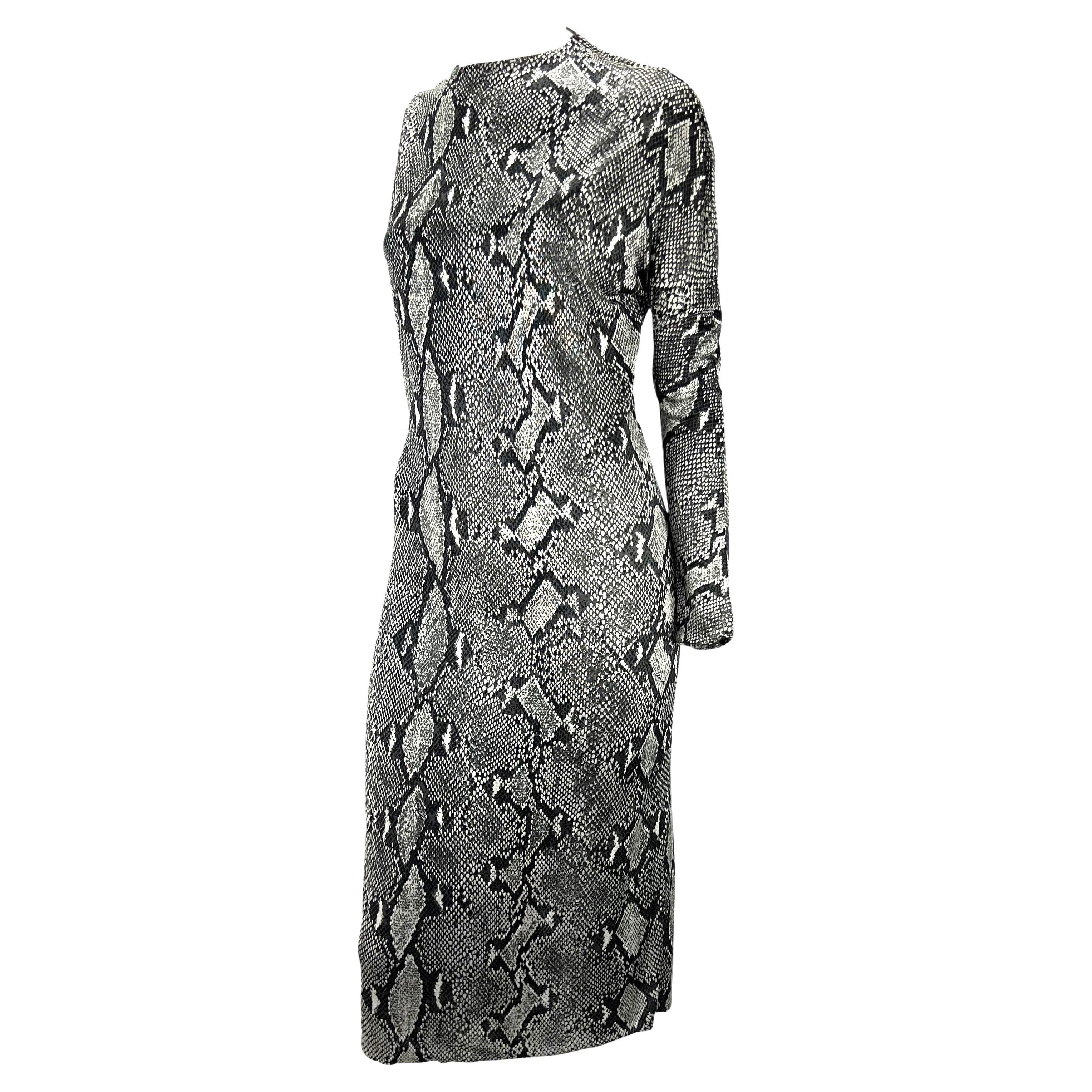 S/S 2000 Gucci by Tom Ford Grey Snake Print Asymmetric One Sleeve Dress In Good Condition For Sale In West Hollywood, CA