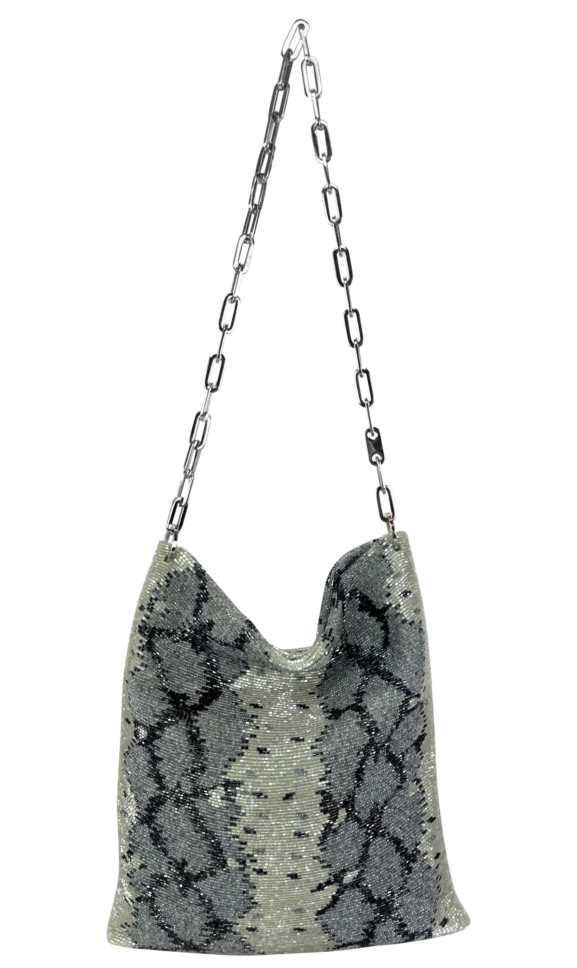 S/S 2000 Gucci by Tom Ford Grey Snake Pattern Beaded Chain Flat Shoulder Bag For Sale 2