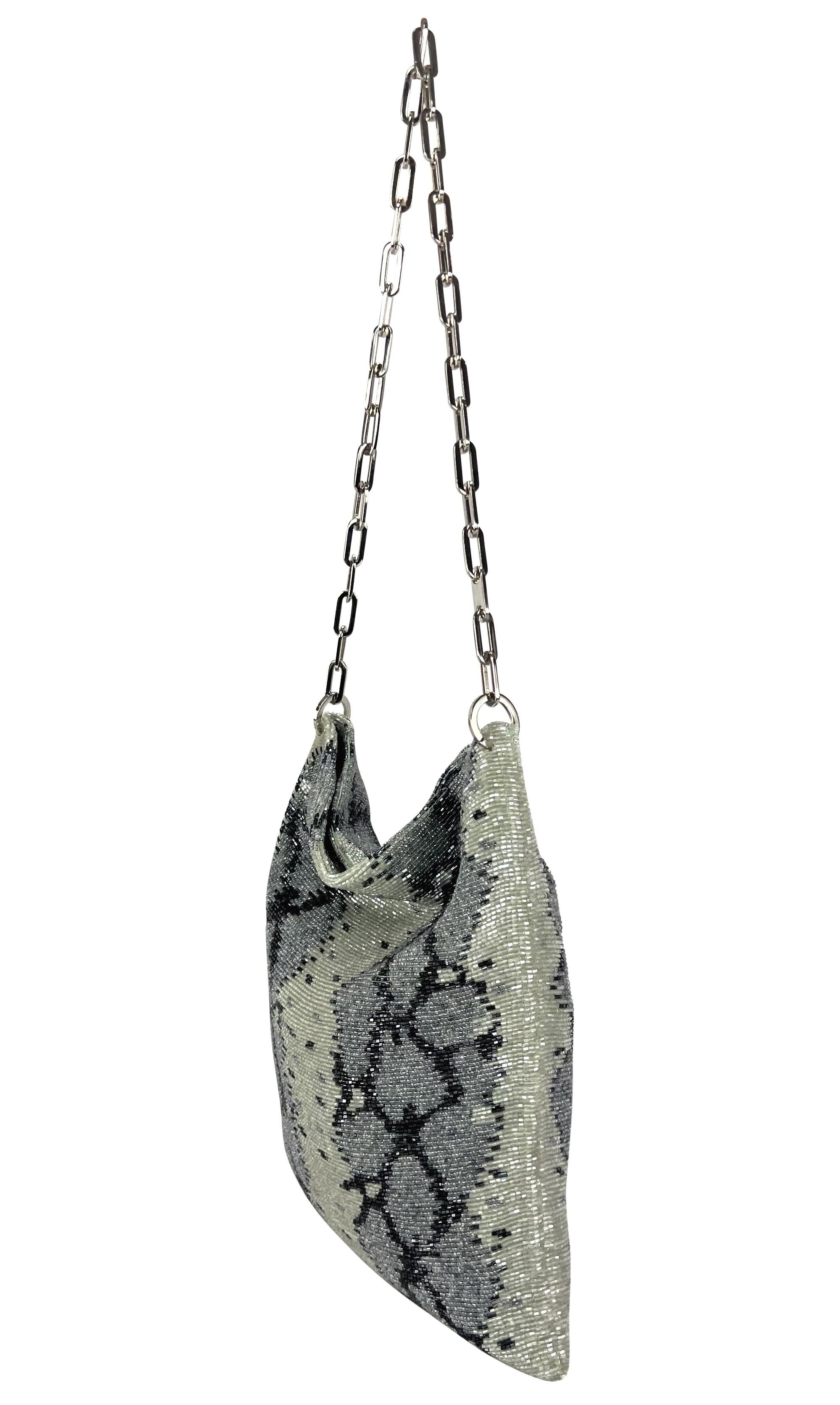 S/S 2000 Gucci by Tom Ford Grey Snake Pattern Beaded Chain Flat Shoulder Bag For Sale 3