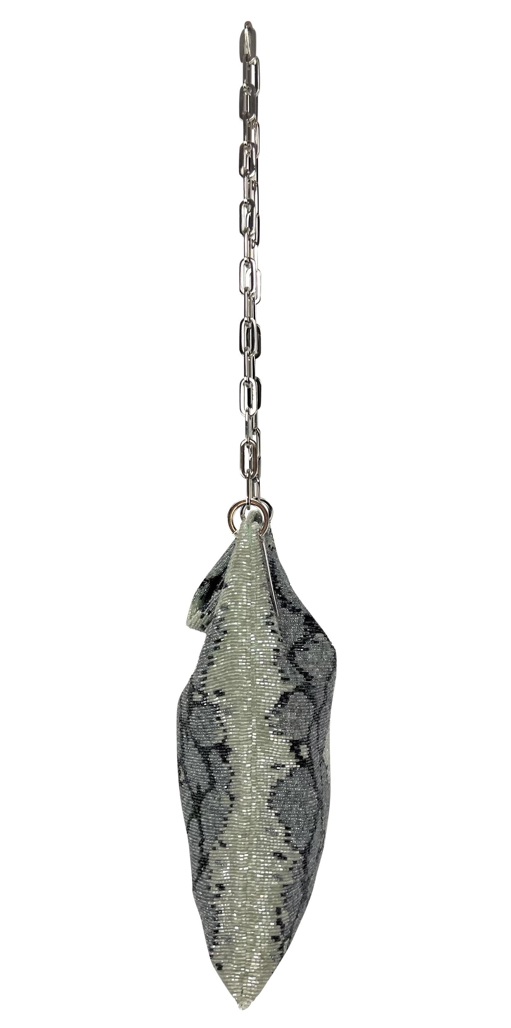 S/S 2000 Gucci by Tom Ford Grey Snake Pattern Beaded Chain Flat Shoulder Bag For Sale 4