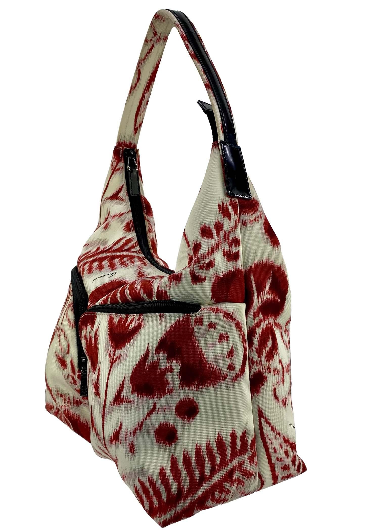 S/S 2000 Gucci by Tom Ford 'Havana' Print Red and White Hobo In Good Condition In West Hollywood, CA