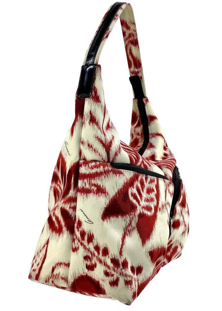 Women's S/S 2000 Gucci by Tom Ford 'Havana' Print Red and White Hobo For Sale