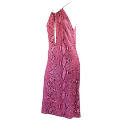 S/S 2000 Gucci by Tom Ford Robe plongeante à bretelles en cuir viscose imprimé serpent rose